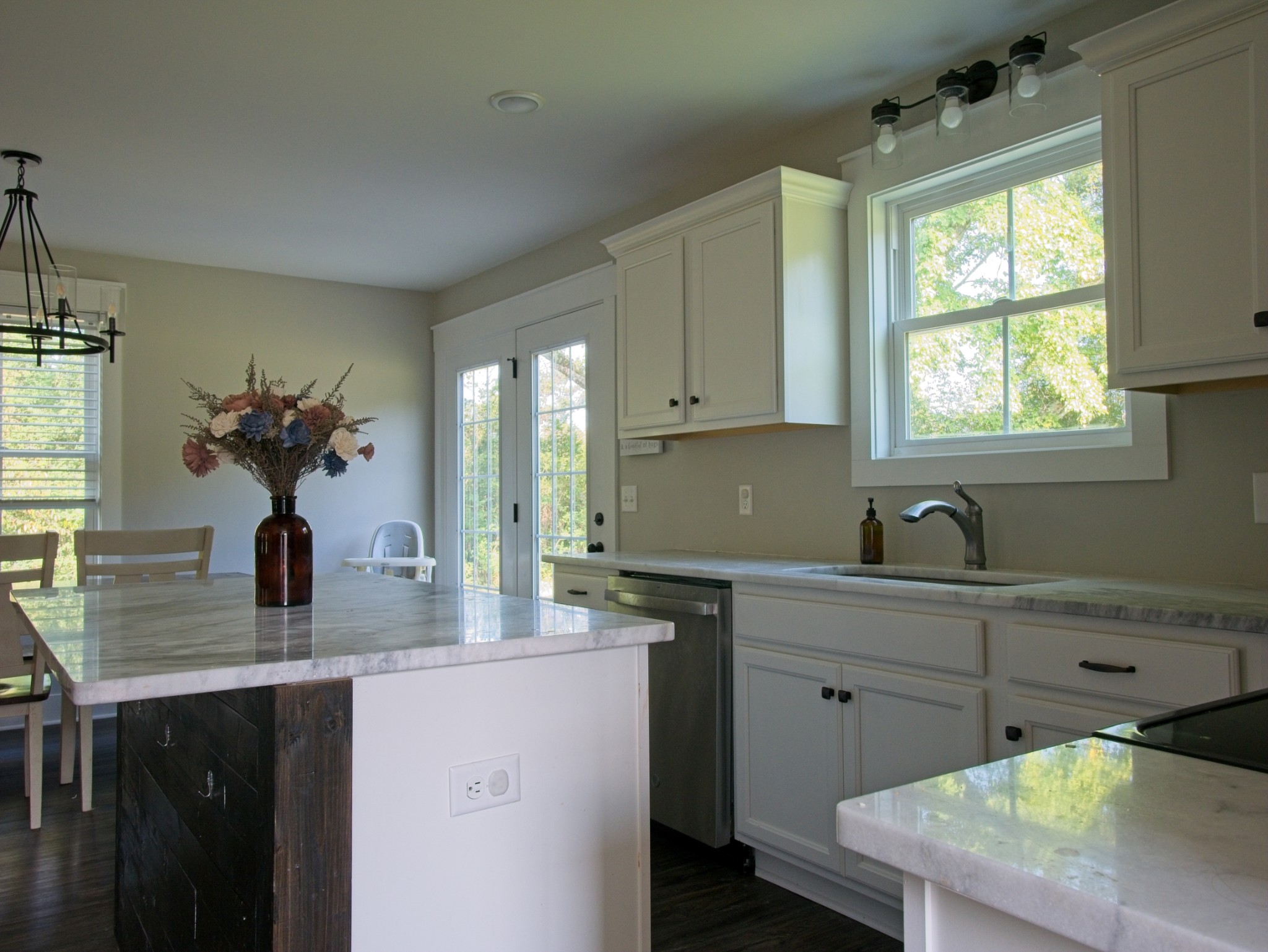 546 Green Meadow Dr Property Photo 7