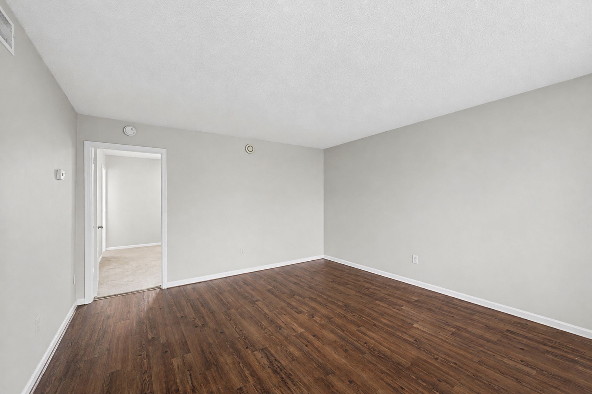 2121 Fairfax Ave Property Photo 6
