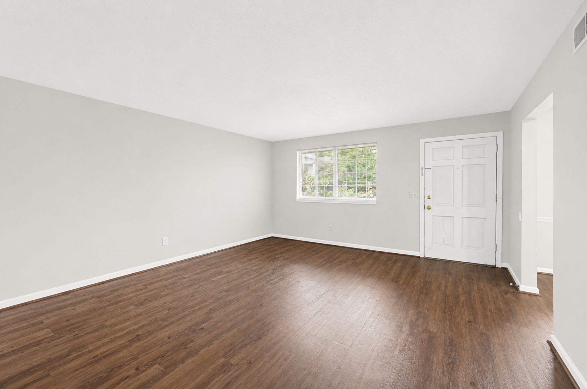 2121 Fairfax Ave Property Photo 9