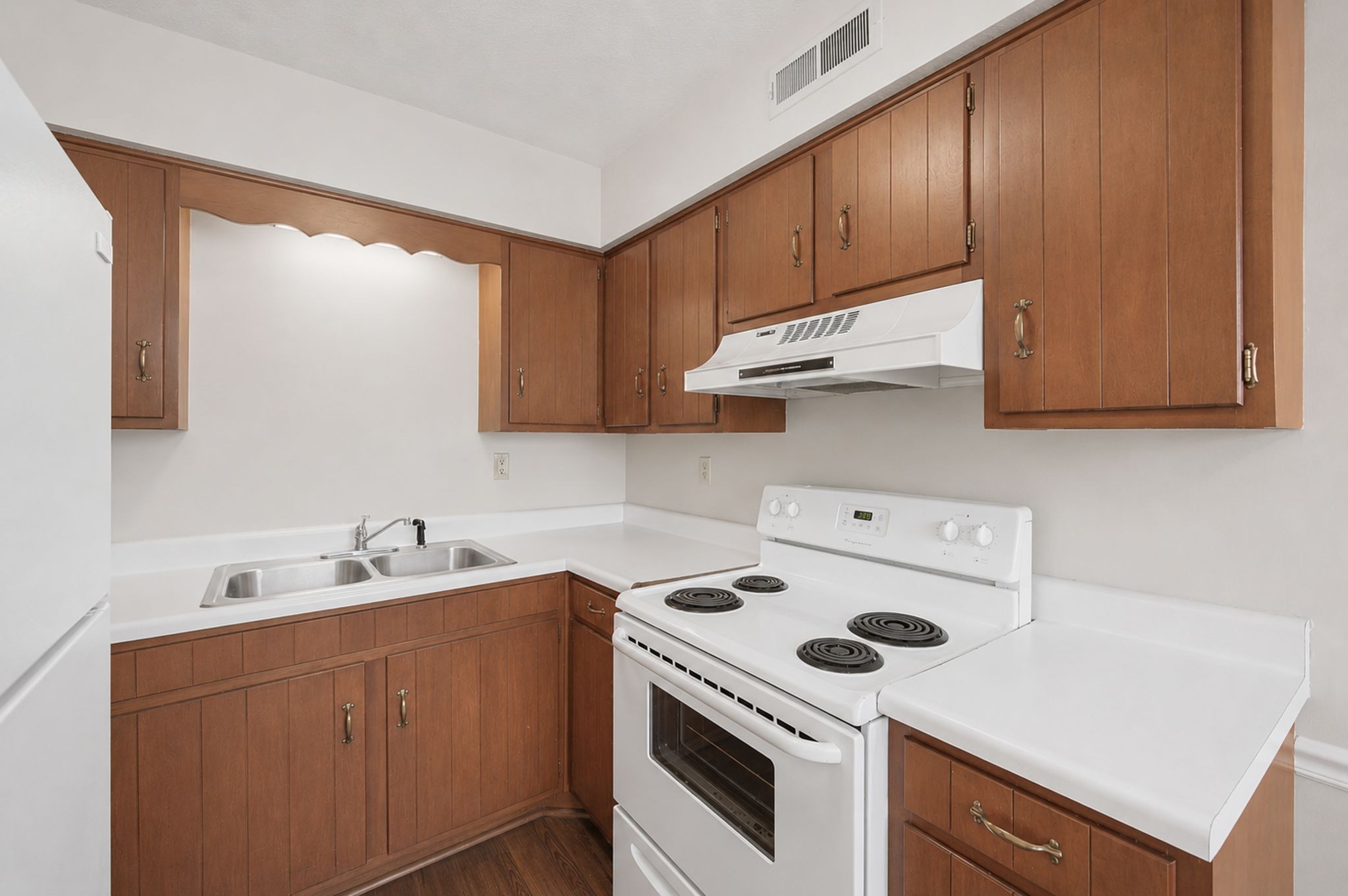 2121 Fairfax Ave Property Photo 15