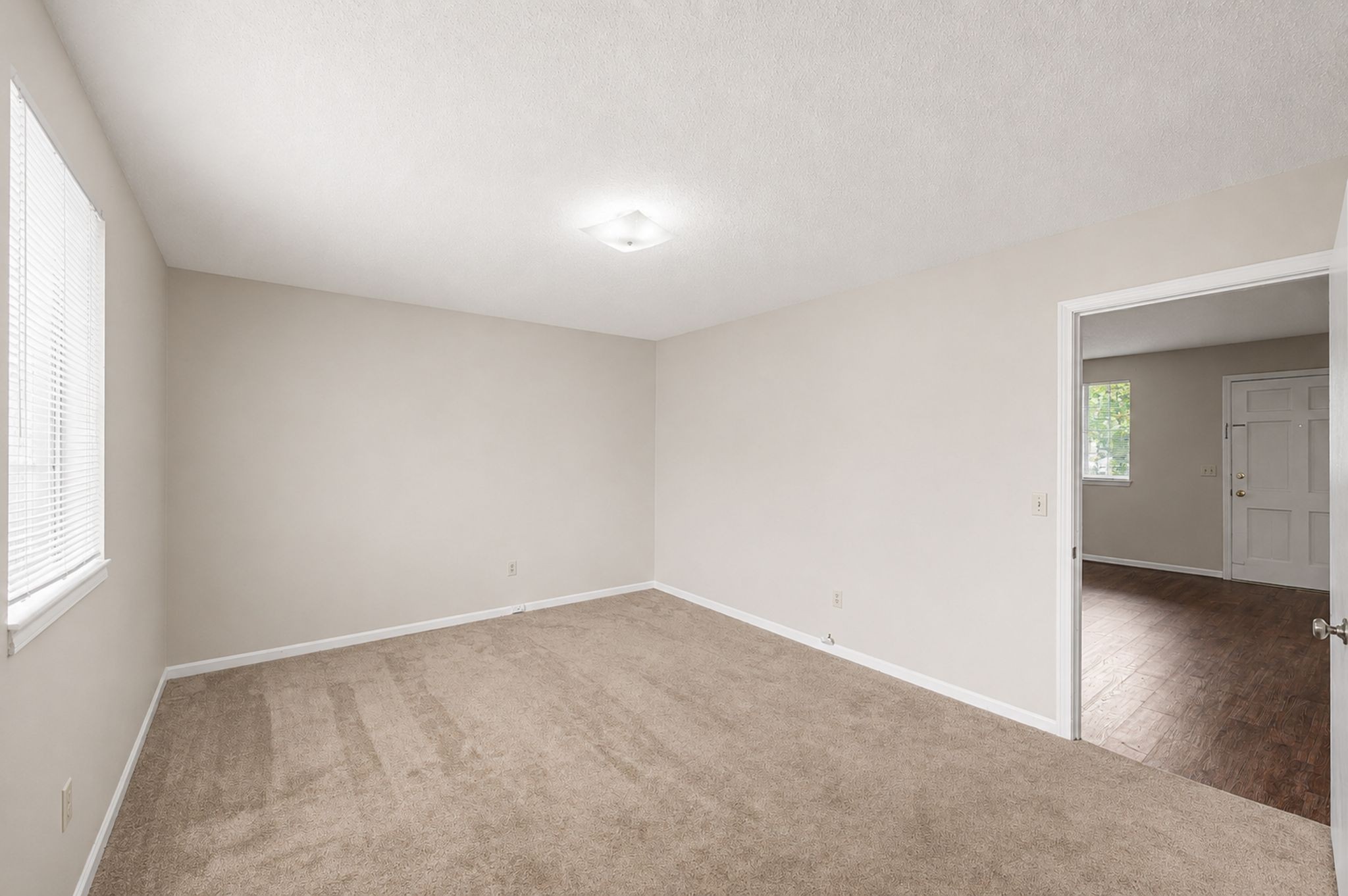 2121 Fairfax Ave Property Photo 17