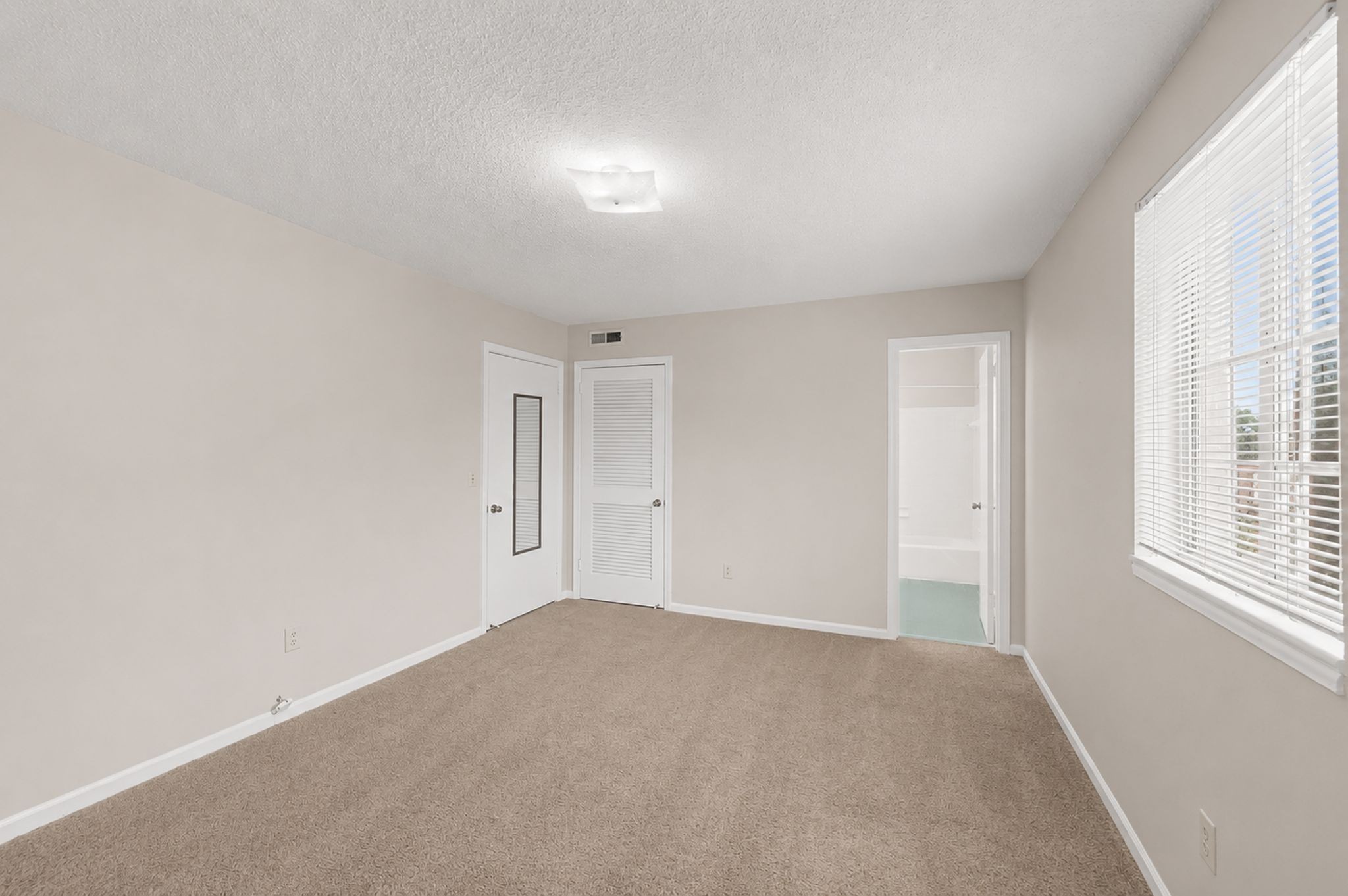 2121 Fairfax Ave Property Photo 19