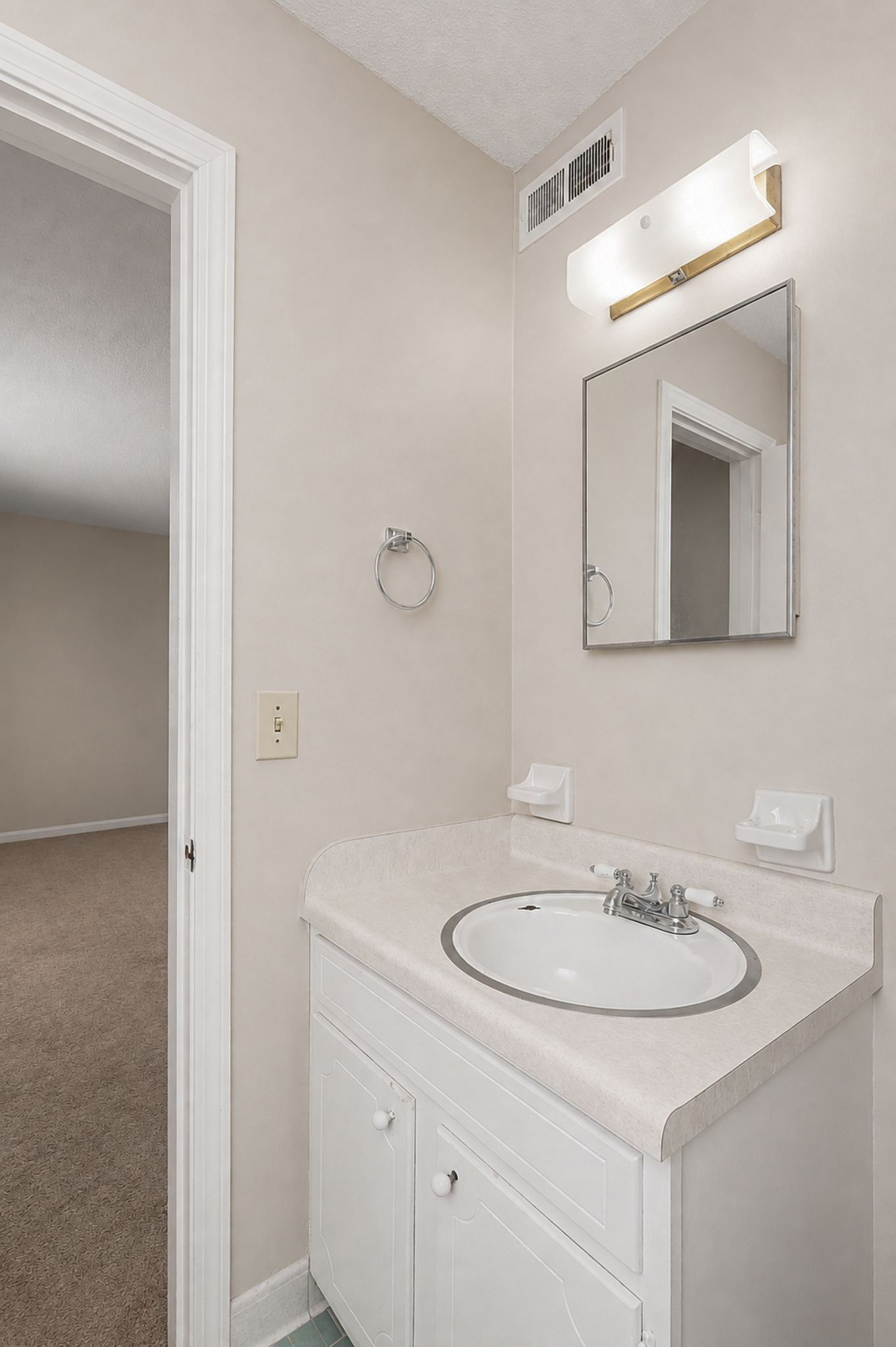 2121 Fairfax Ave Property Photo 22