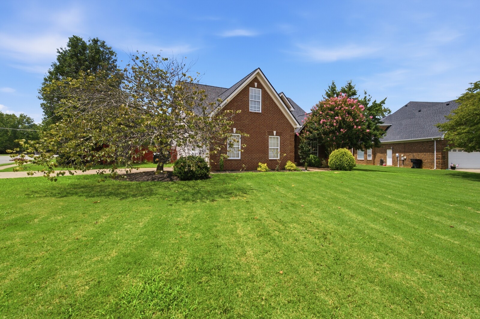 4703 Scottish Dr Property Photo 2