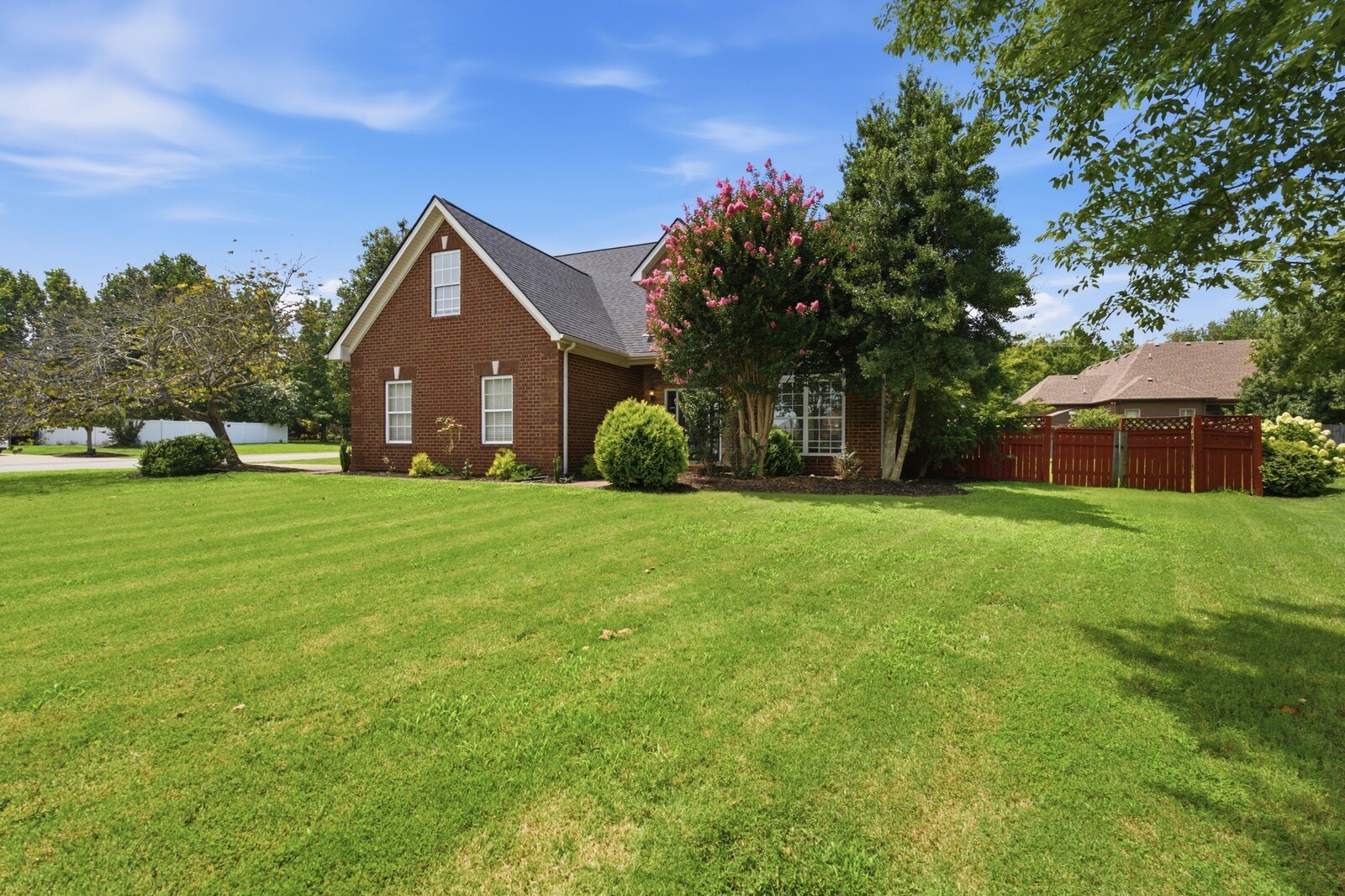 4703 Scottish Dr Property Photo 3