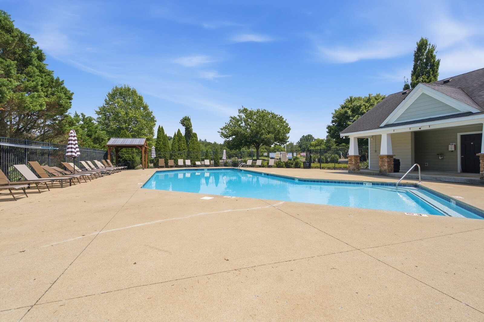 4703 Scottish Dr Property Photo 49