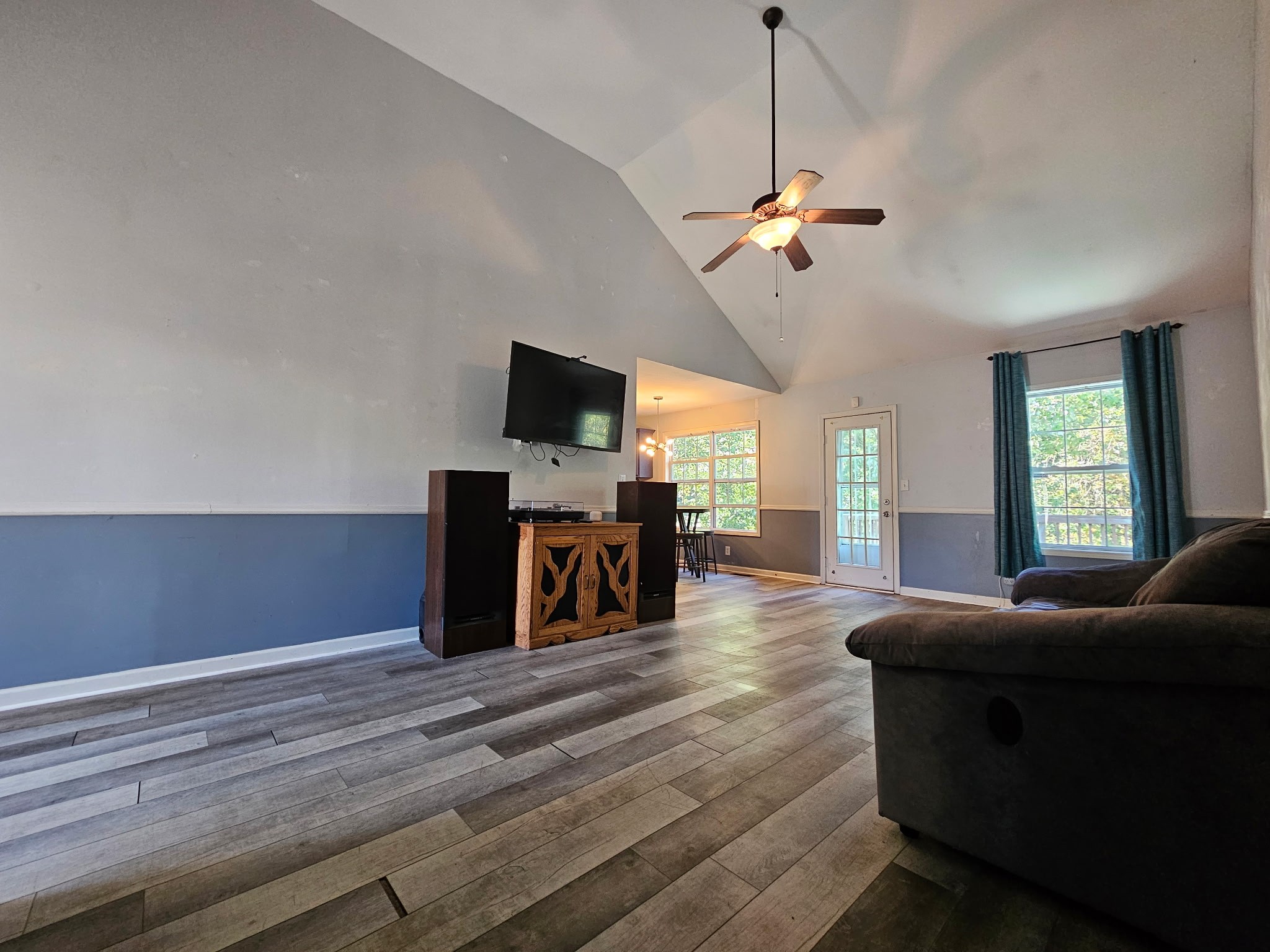 1490 Mcclardy Rd Property Photo 3