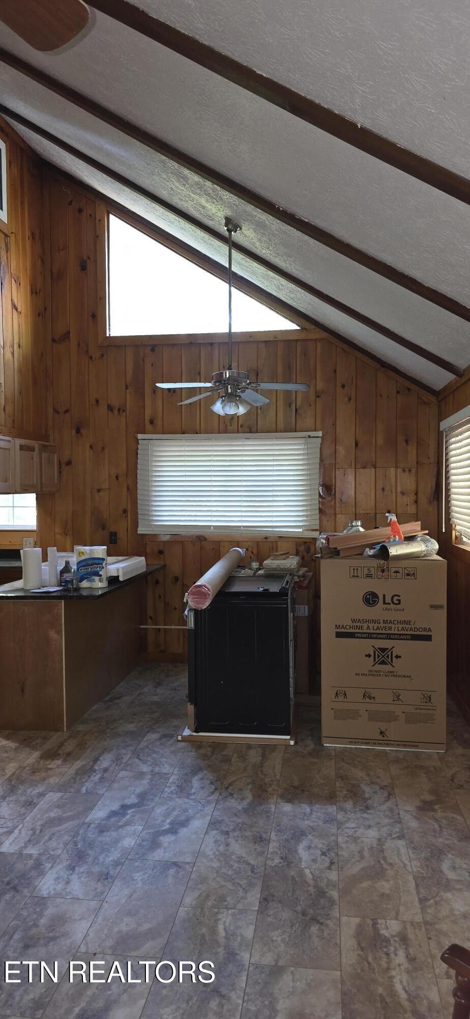829 W Gold Dust Drive Property Photo 27