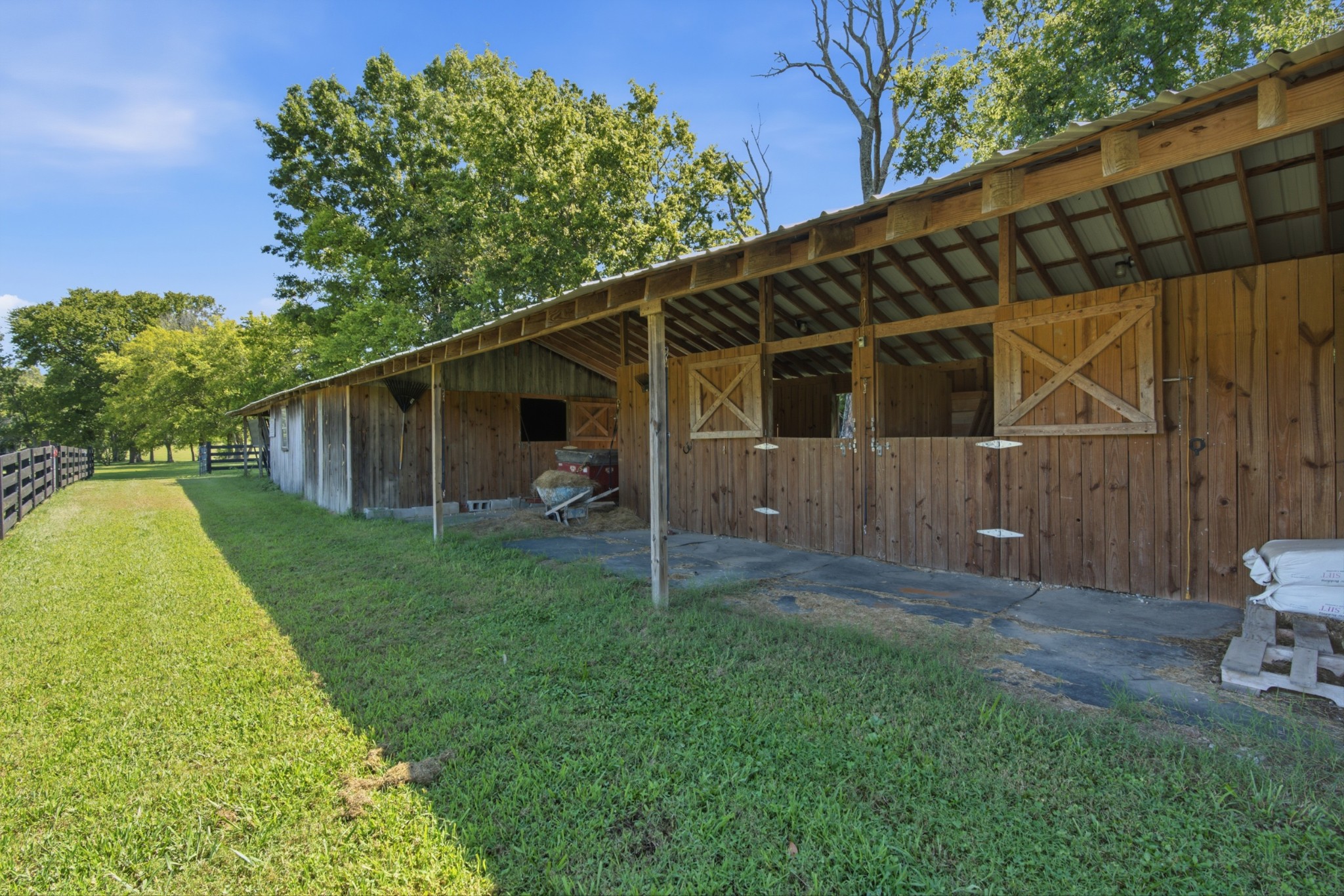 4220 Little Pond Ln Property Photo 14