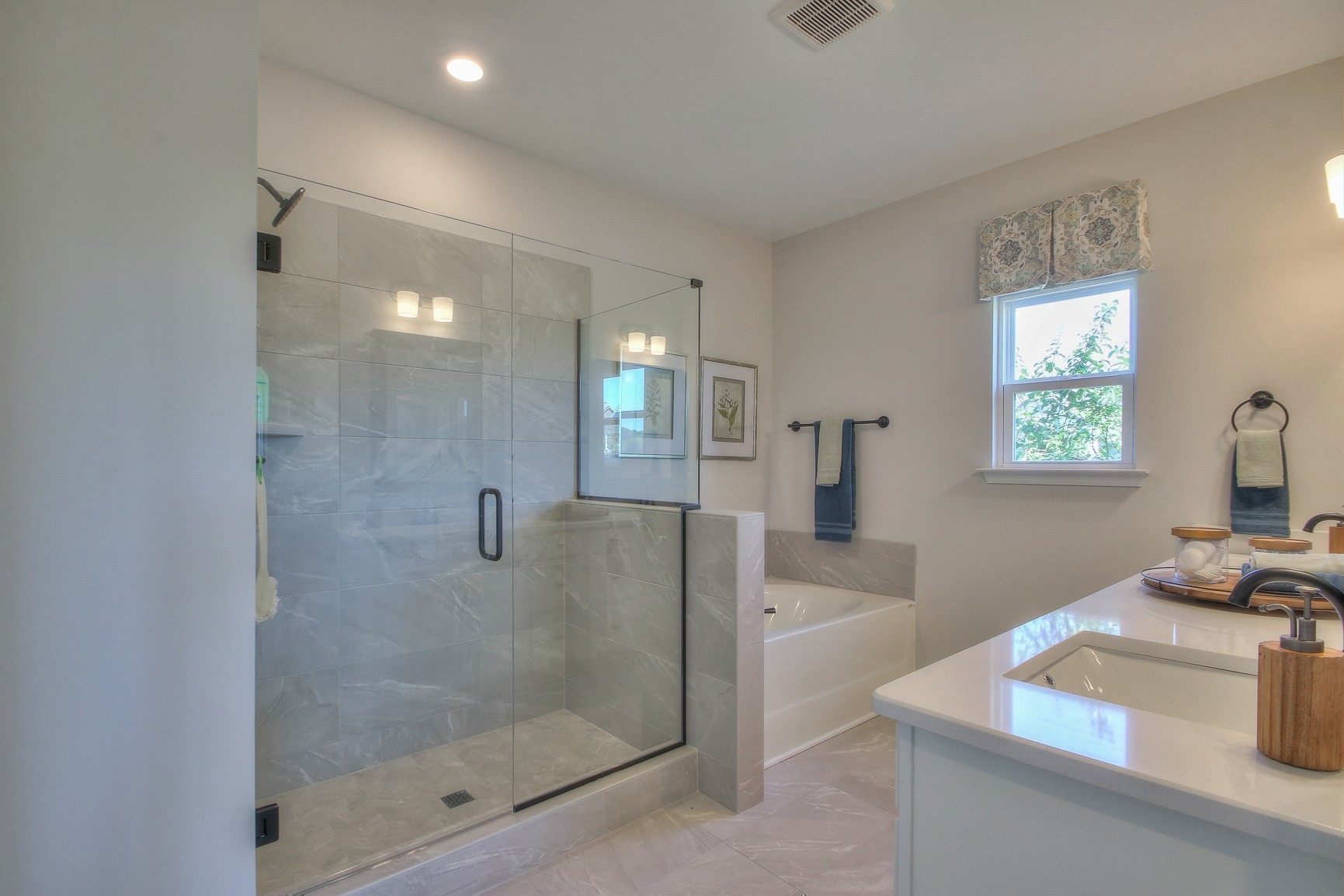 2312 Mary Lou Way Property Photo 14
