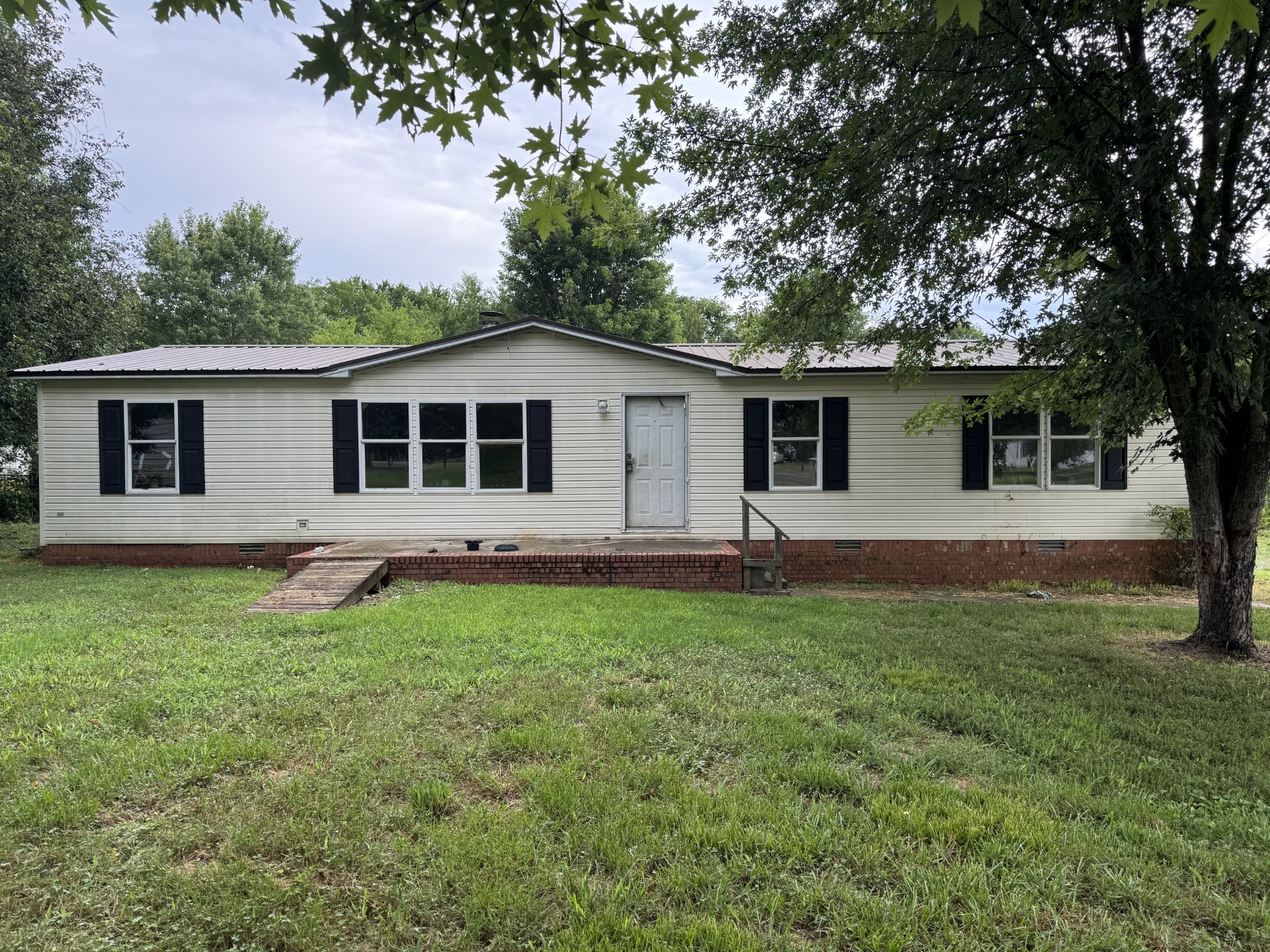 107 Elton Ct Property Photo 1