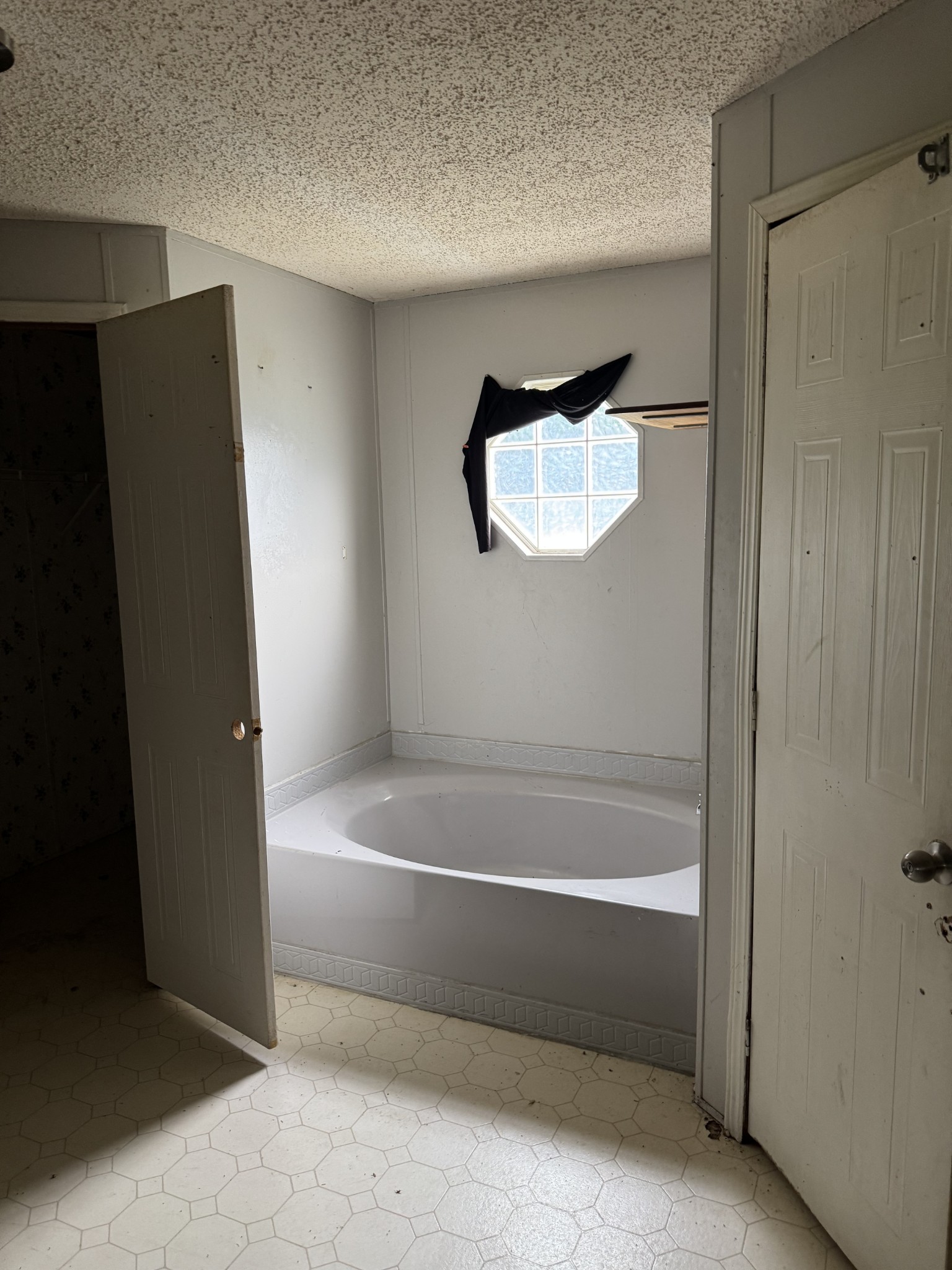107 Elton Ct Property Photo 7