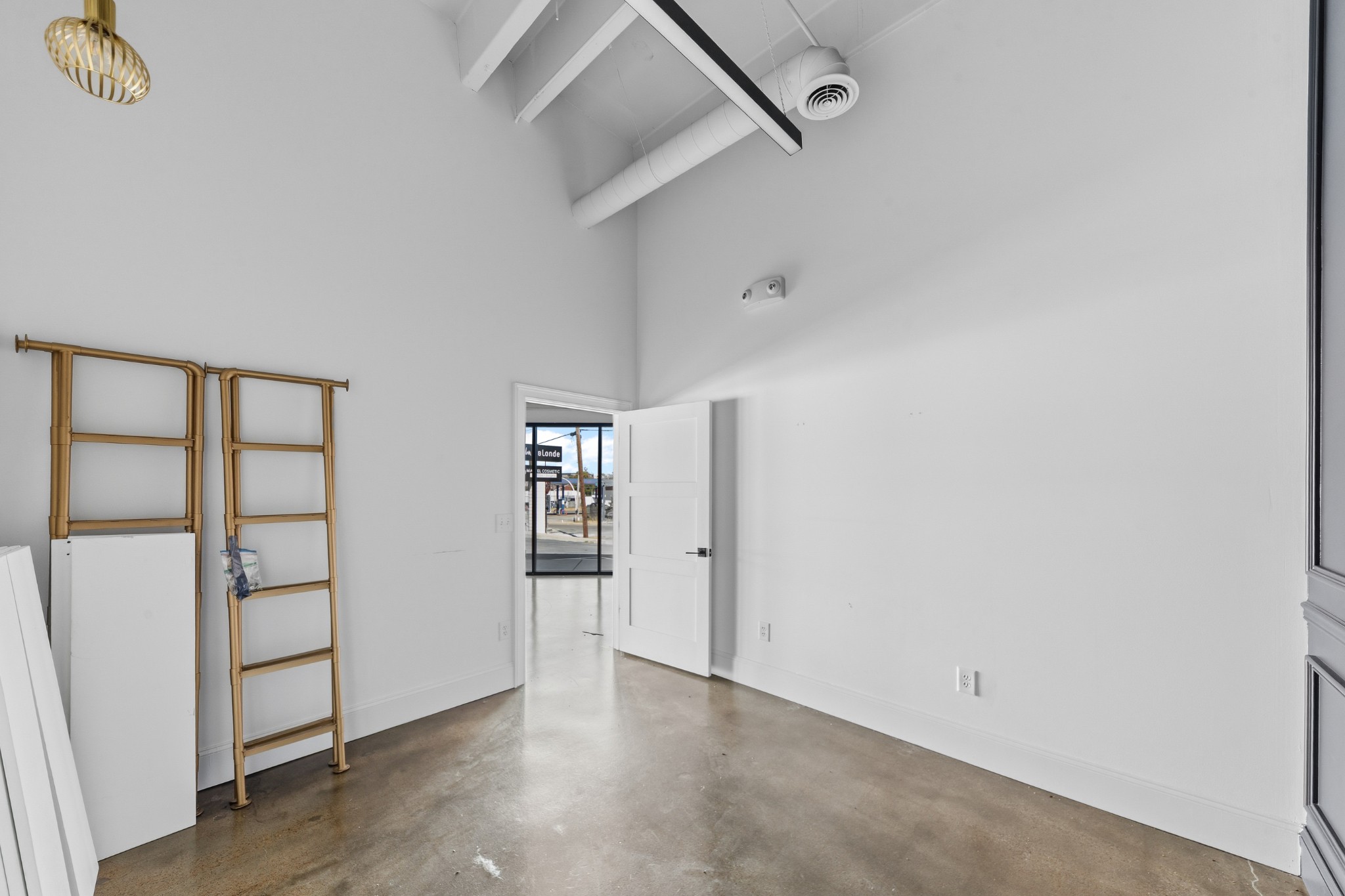 1100 S Garden St Property Photo 14