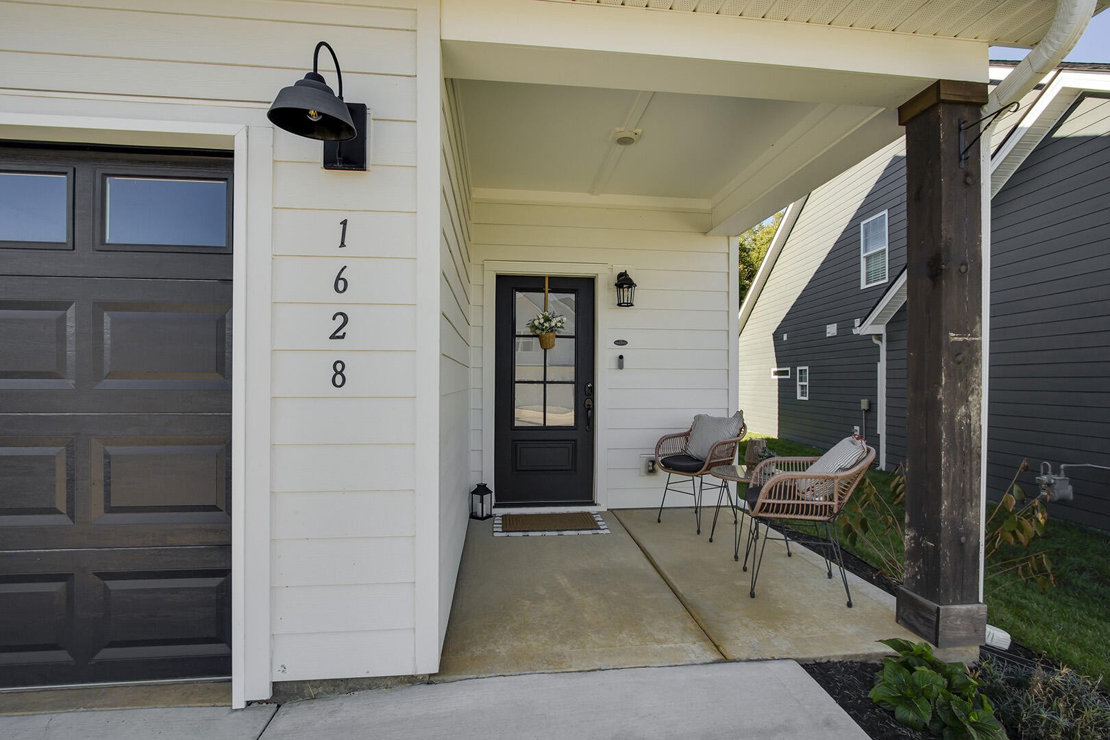 1628 Spring Berry Lane Property Photo 4