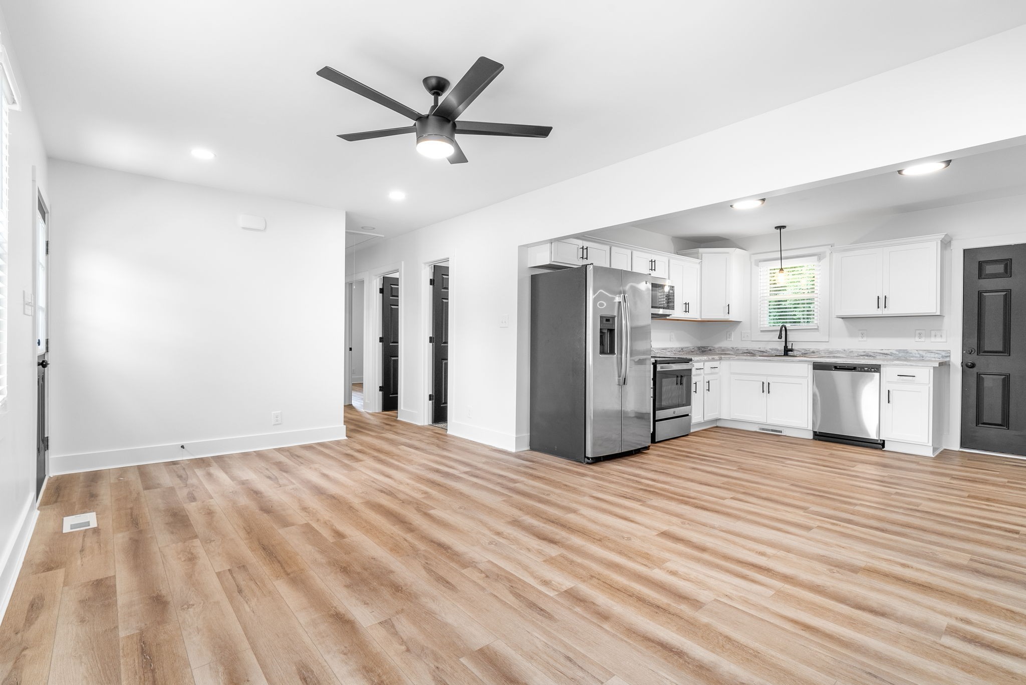 32 W Bel Air Blvd Property Photo 2