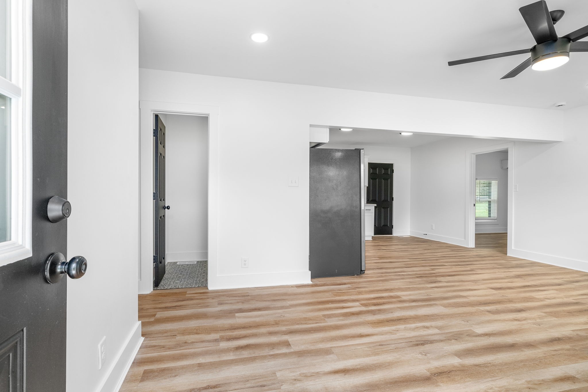 32 W Bel Air Blvd Property Photo 5