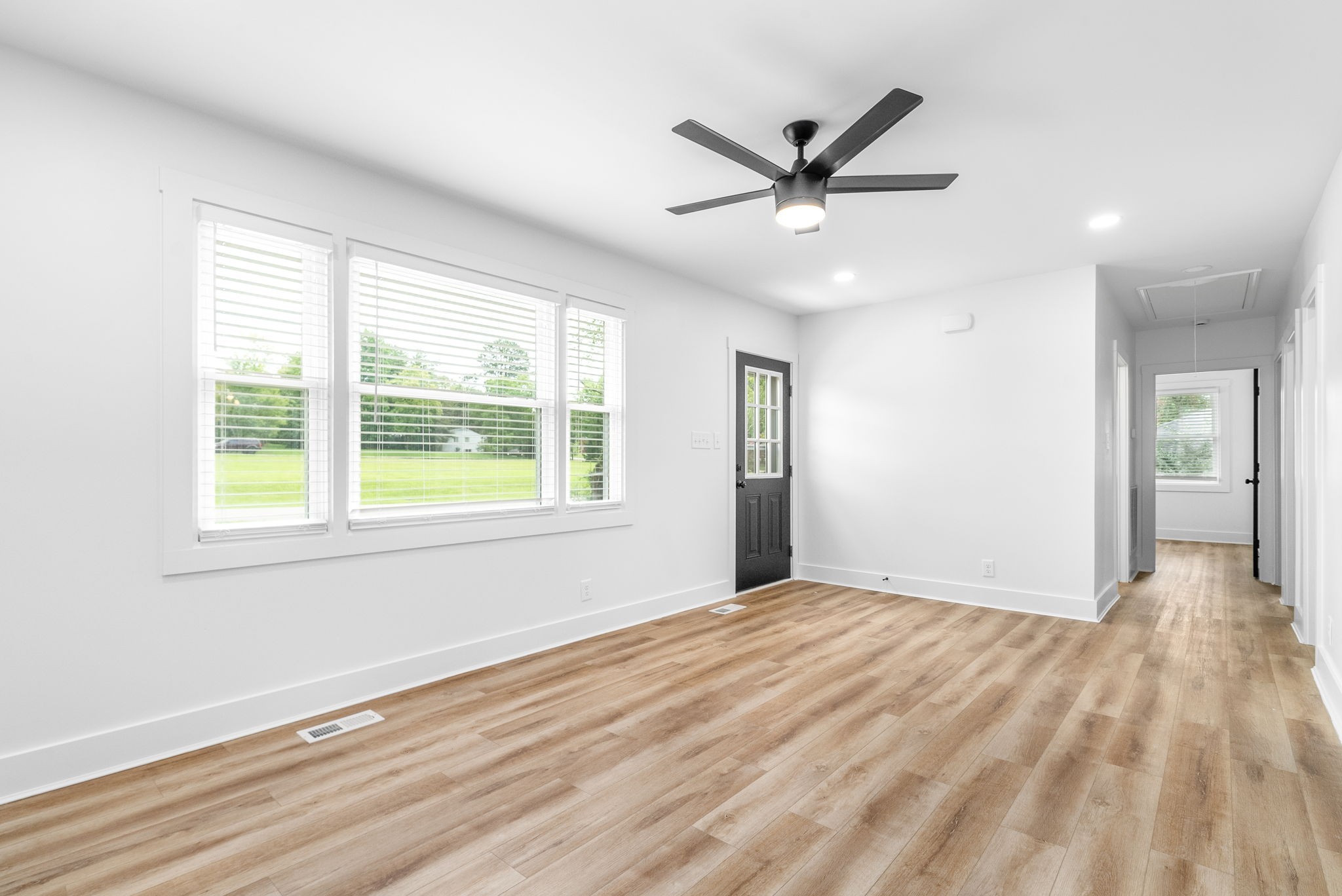 32 W Bel Air Blvd Property Photo 7