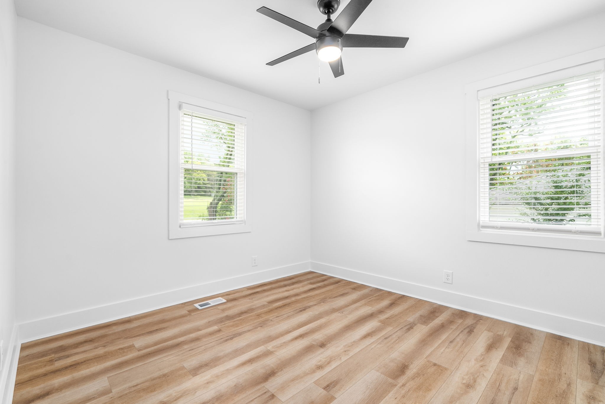 32 W Bel Air Blvd Property Photo 22