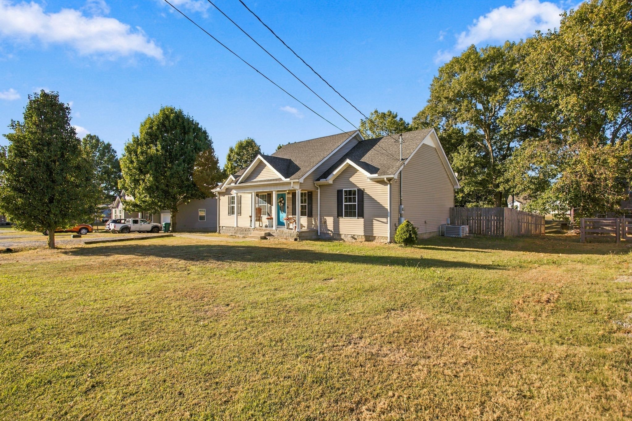 163 Landon Ln Property Photo 2