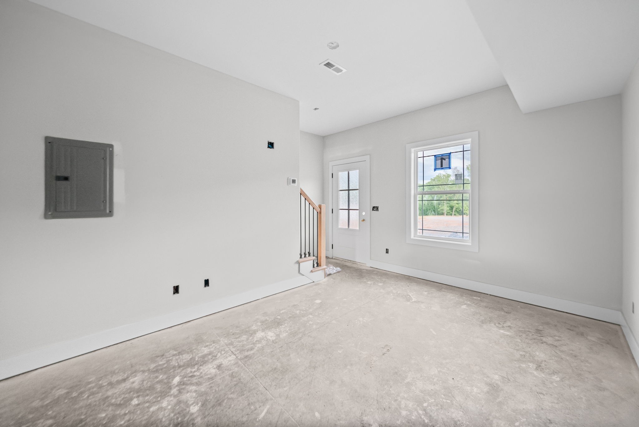 601 Mann Cir Property Photo 4