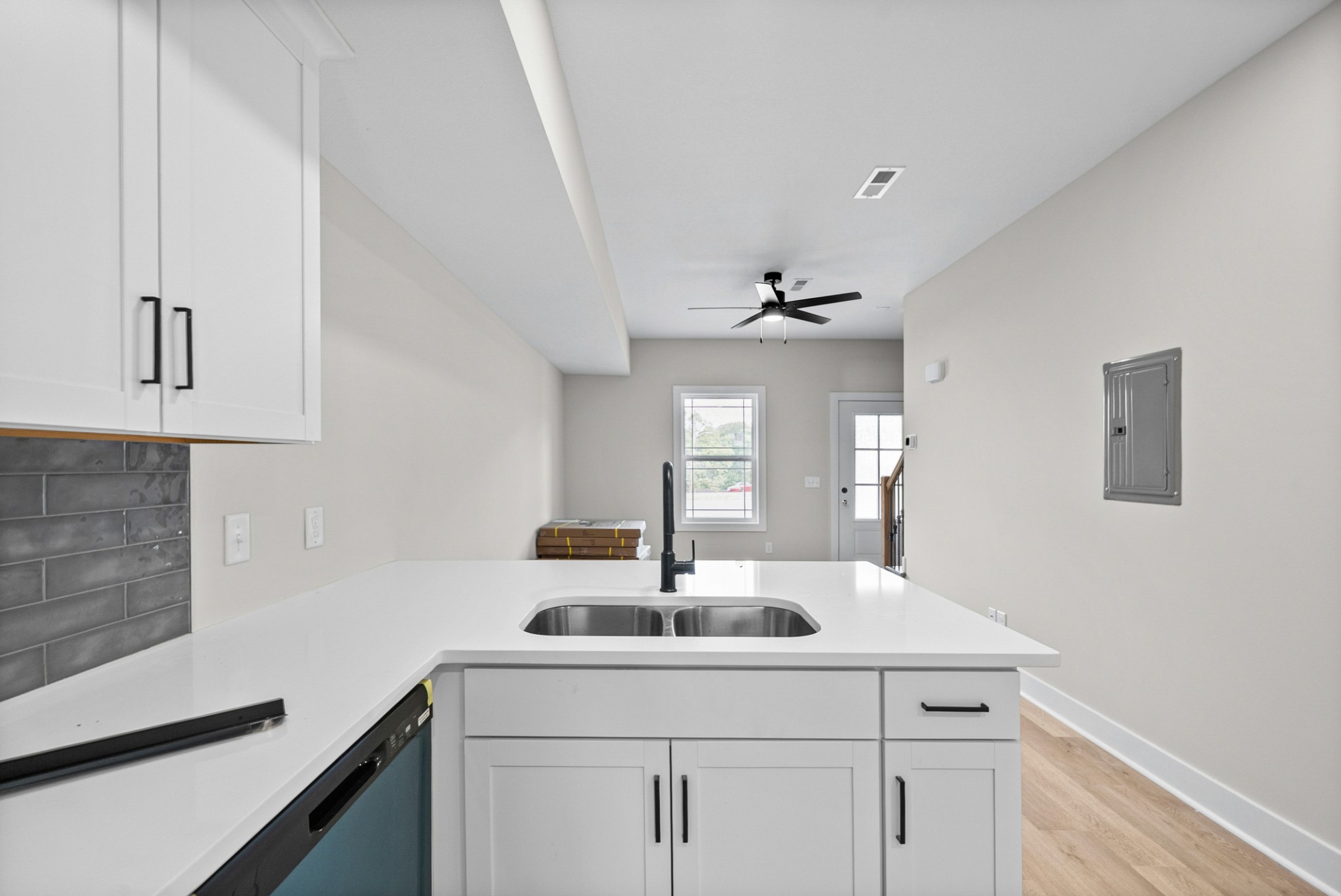 601 Mann Cir Property Photo 9