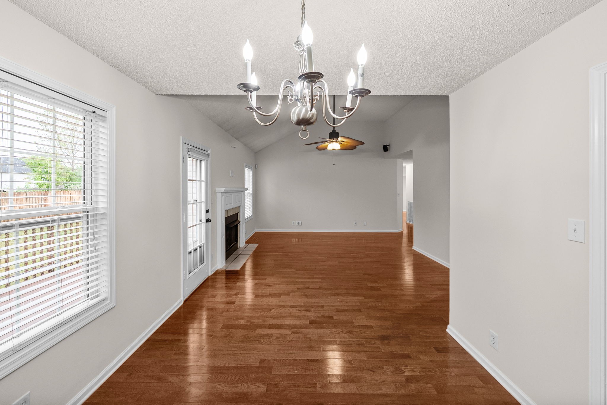 3387 Poplar Hl Property Photo 10
