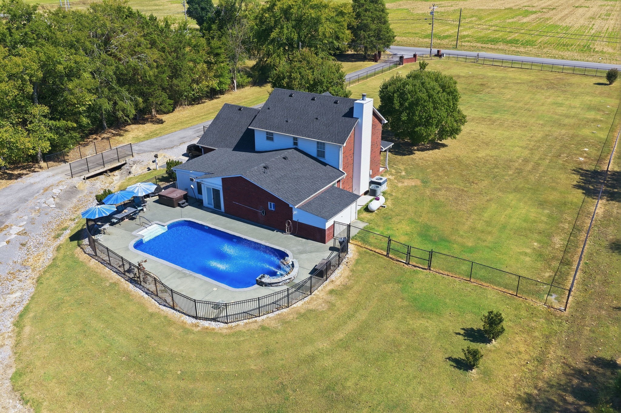 4612 Midland Rd Property Photo 4