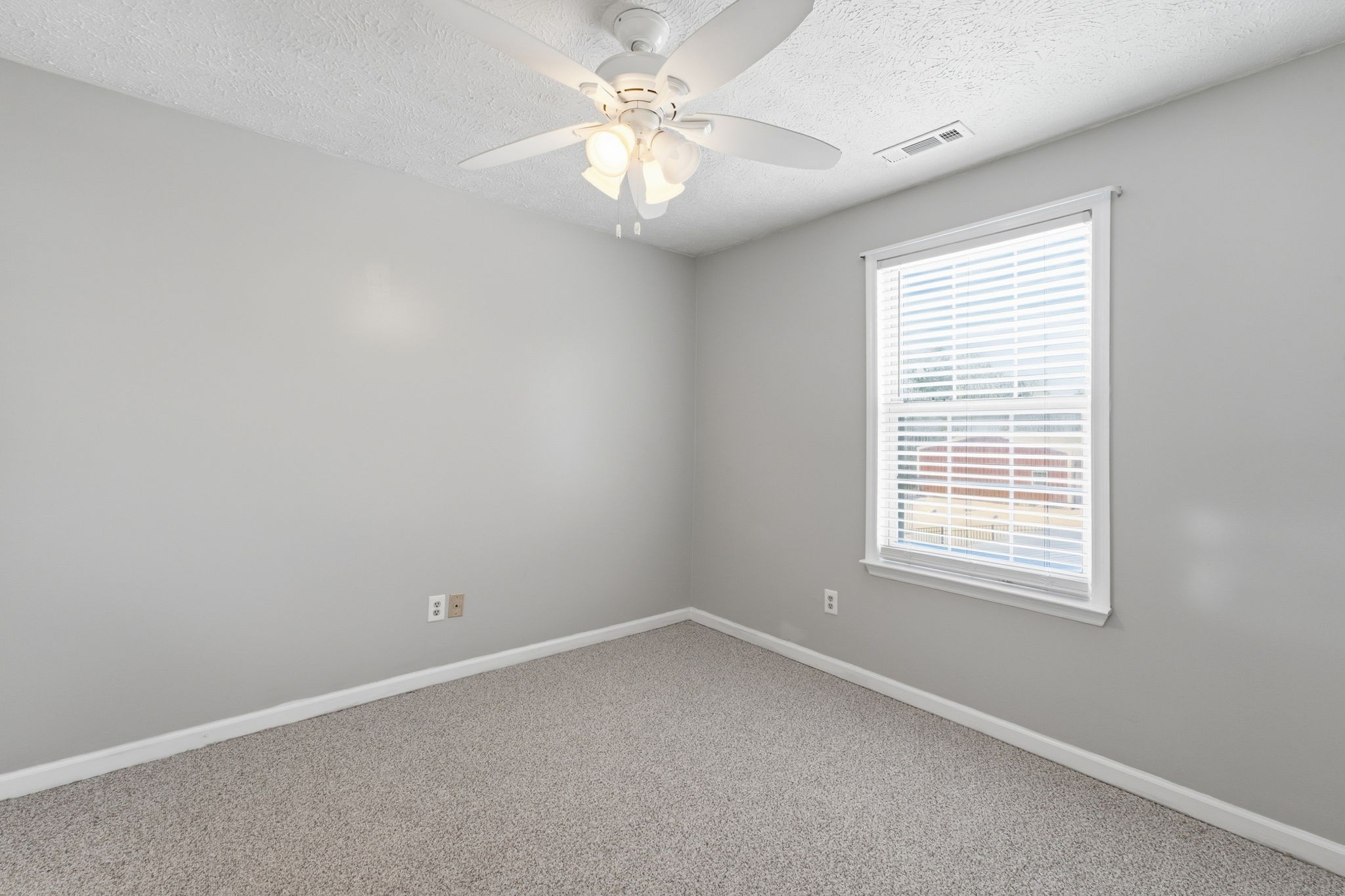4612 Midland Rd Property Photo 35