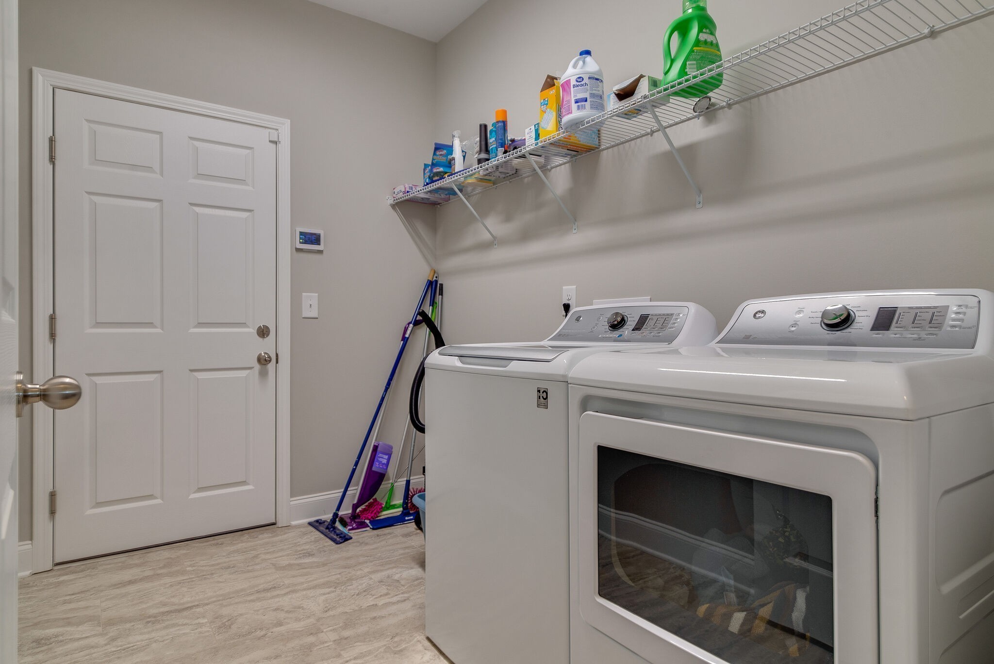 730 Canter Ln Property Photo 24