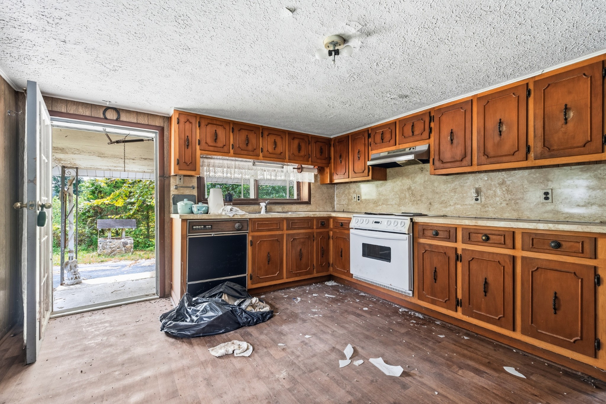 329 Old Standing Stone Rd Property Photo 18