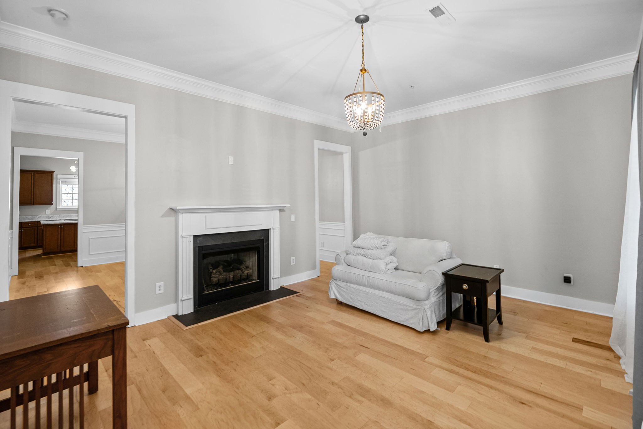 185 Augusta Ave Property Photo 4