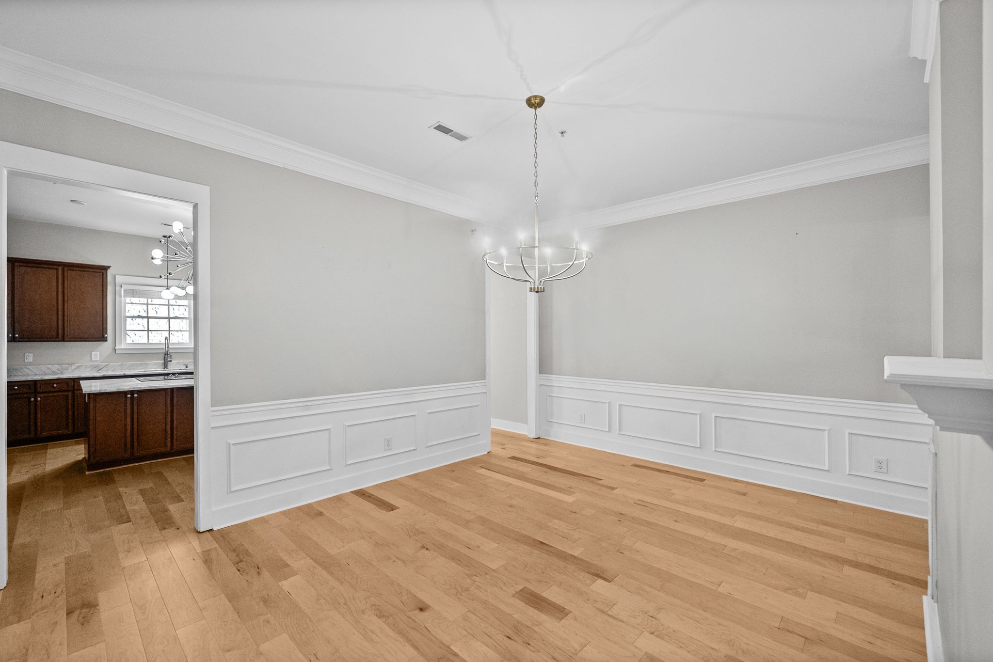 185 Augusta Ave Property Photo 9