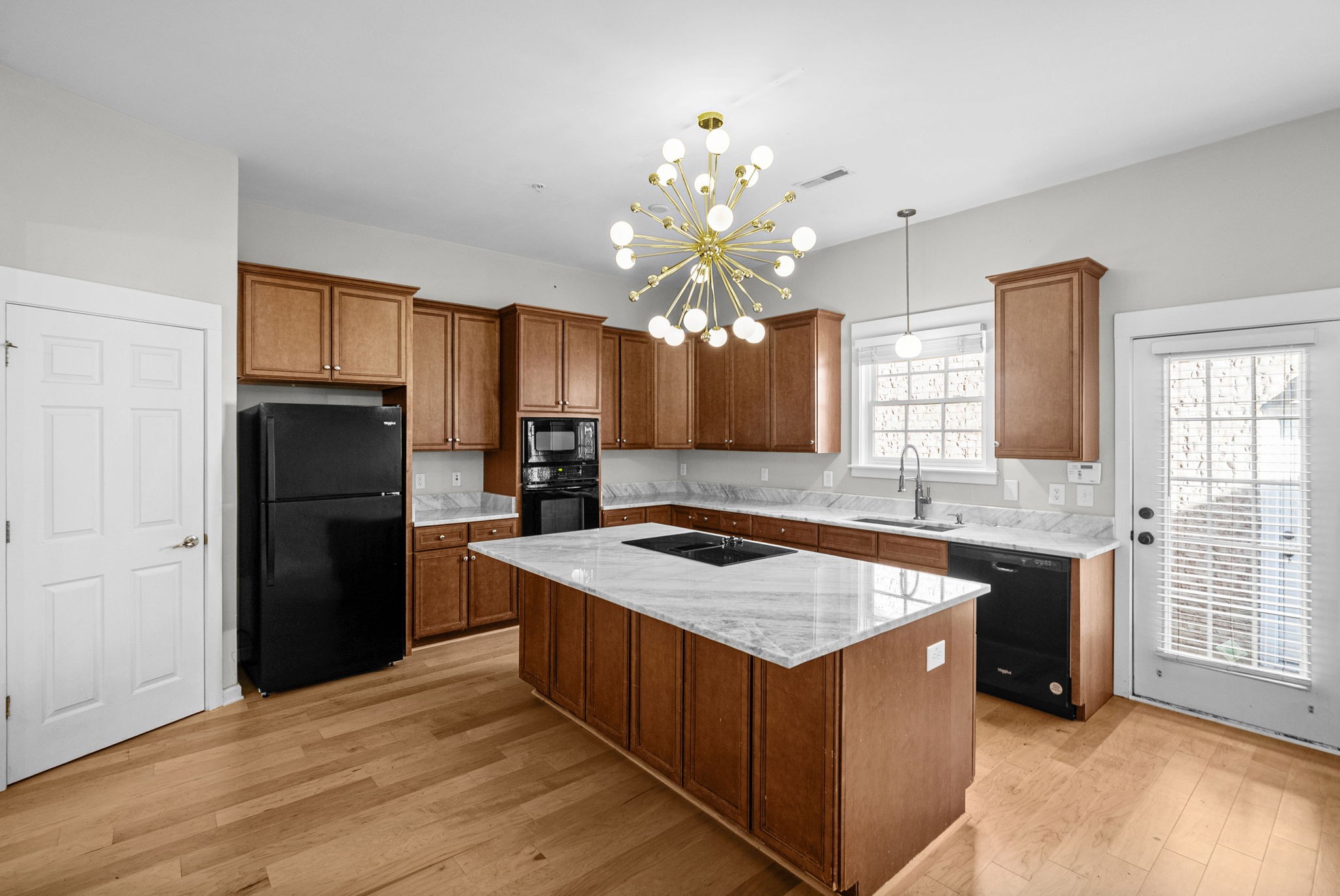 185 Augusta Ave Property Photo 14