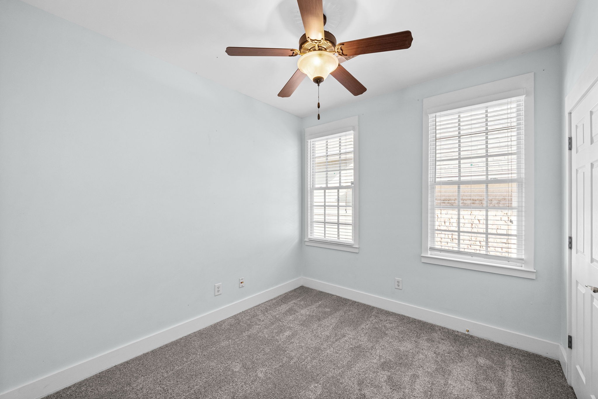 185 Augusta Ave Property Photo 27