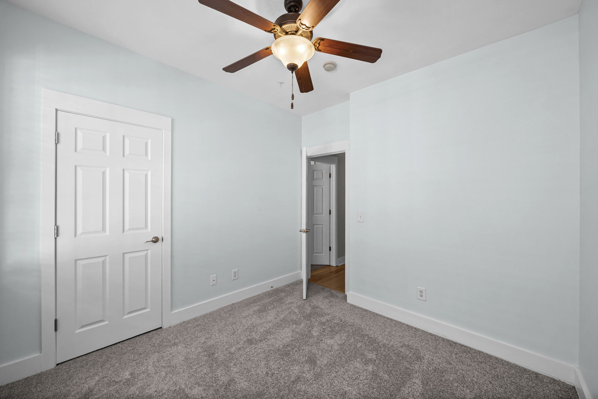185 Augusta Ave Property Photo 28