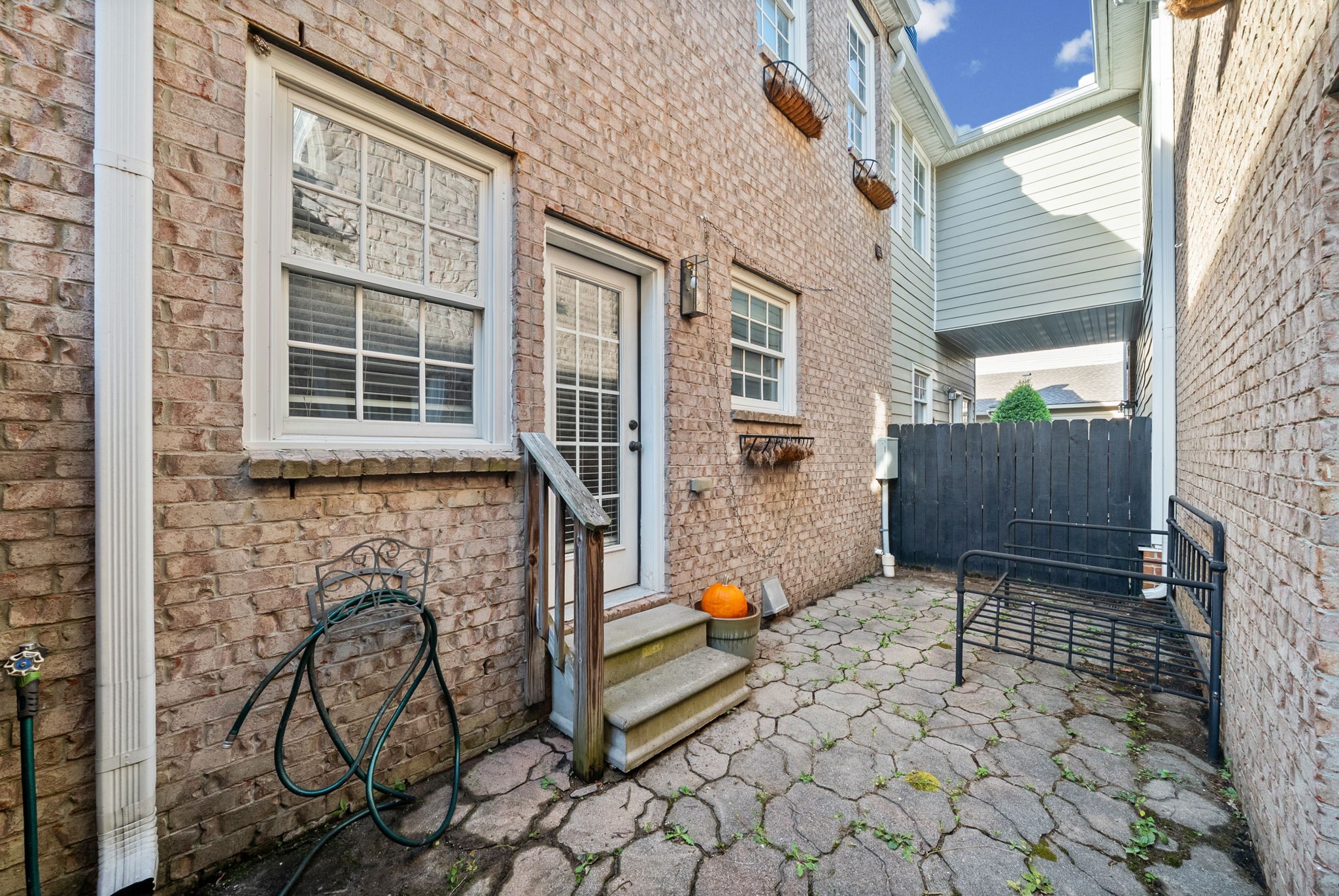 185 Augusta Ave Property Photo 31