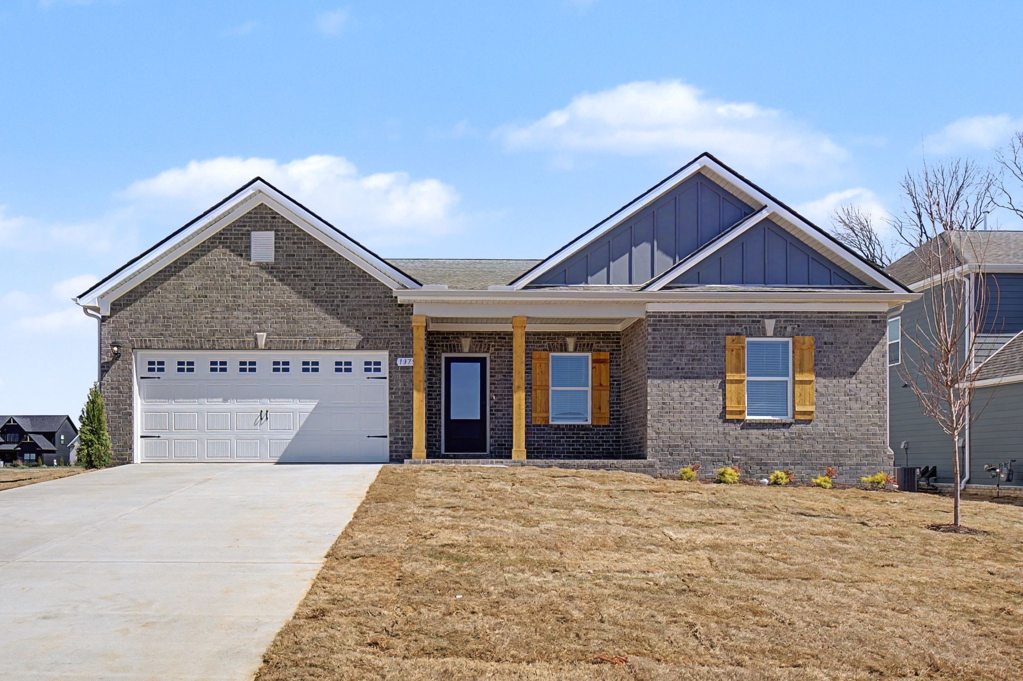 1369 English Oak Dr Property Photo 2