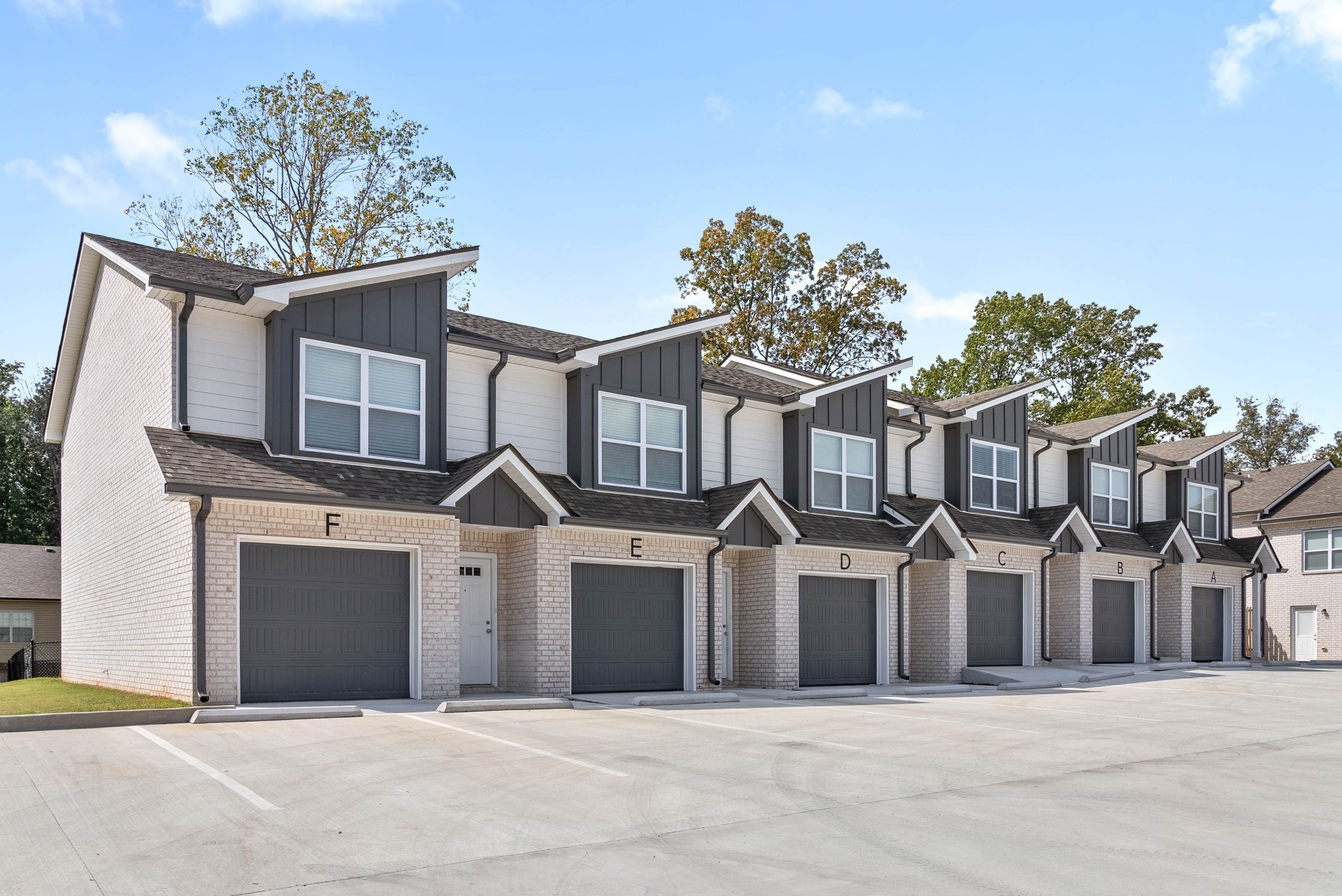 305 Longshadow Trl Property Photo 1
