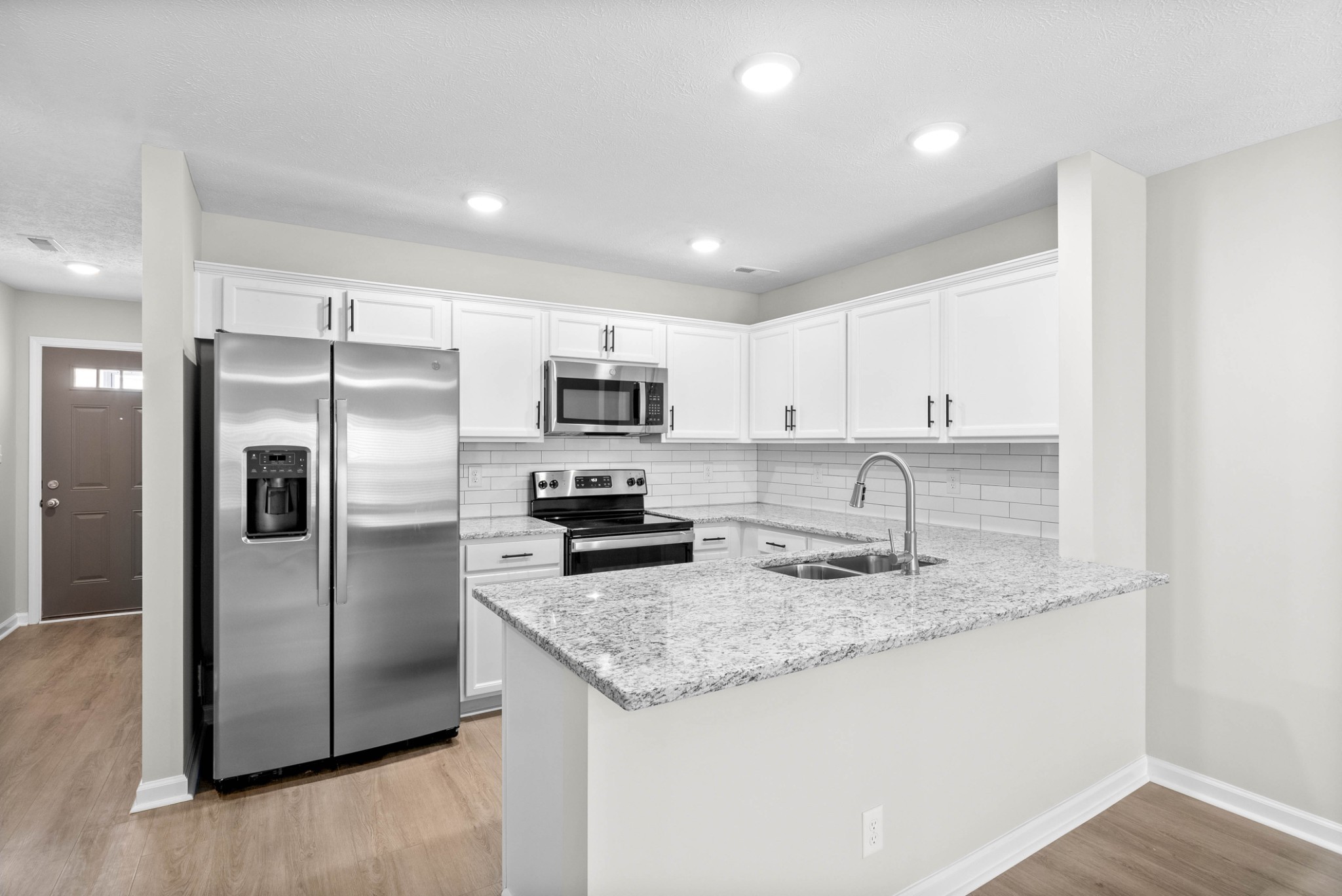305 Longshadow Trl Property Photo 3