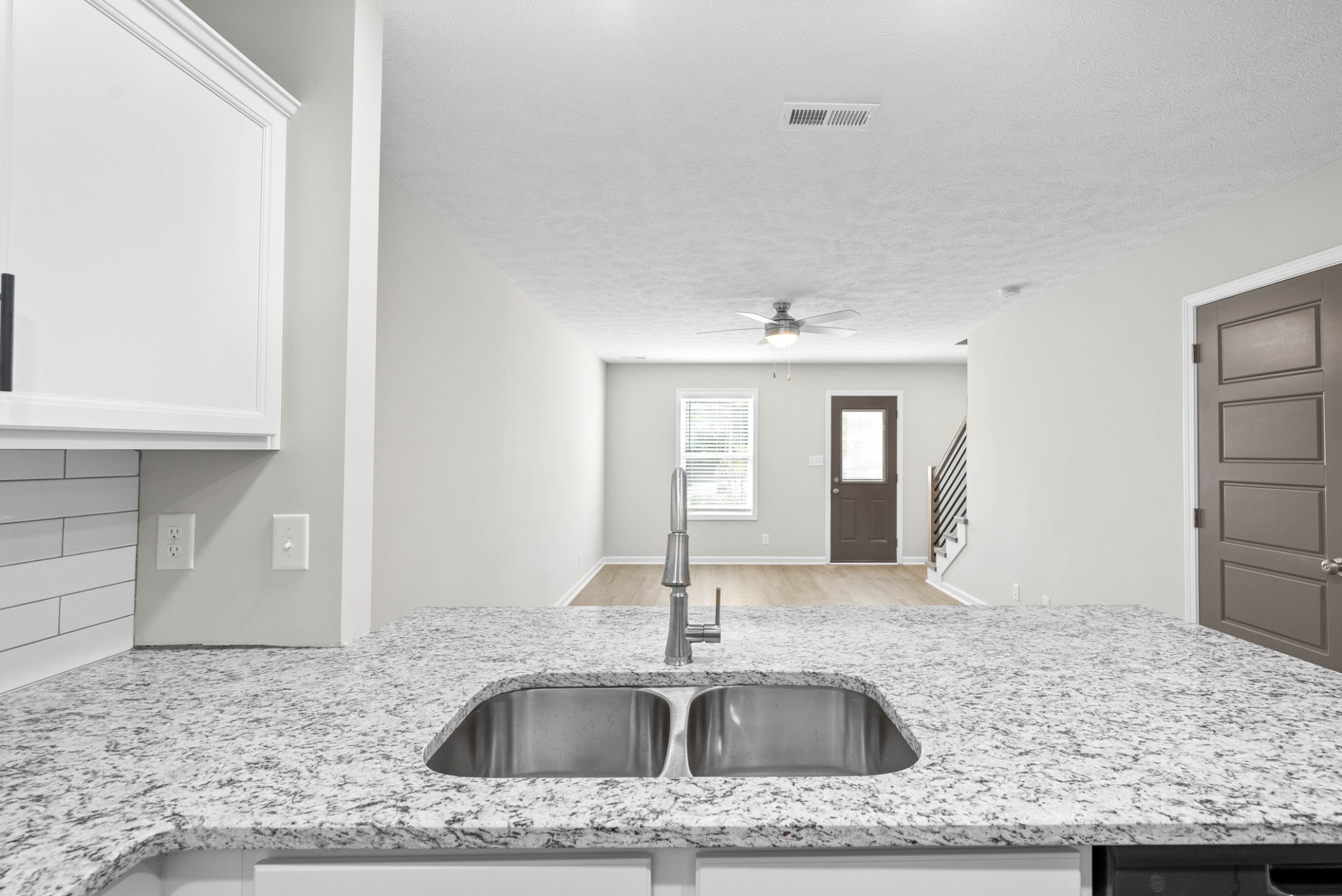 305 Longshadow Trl Property Photo 5