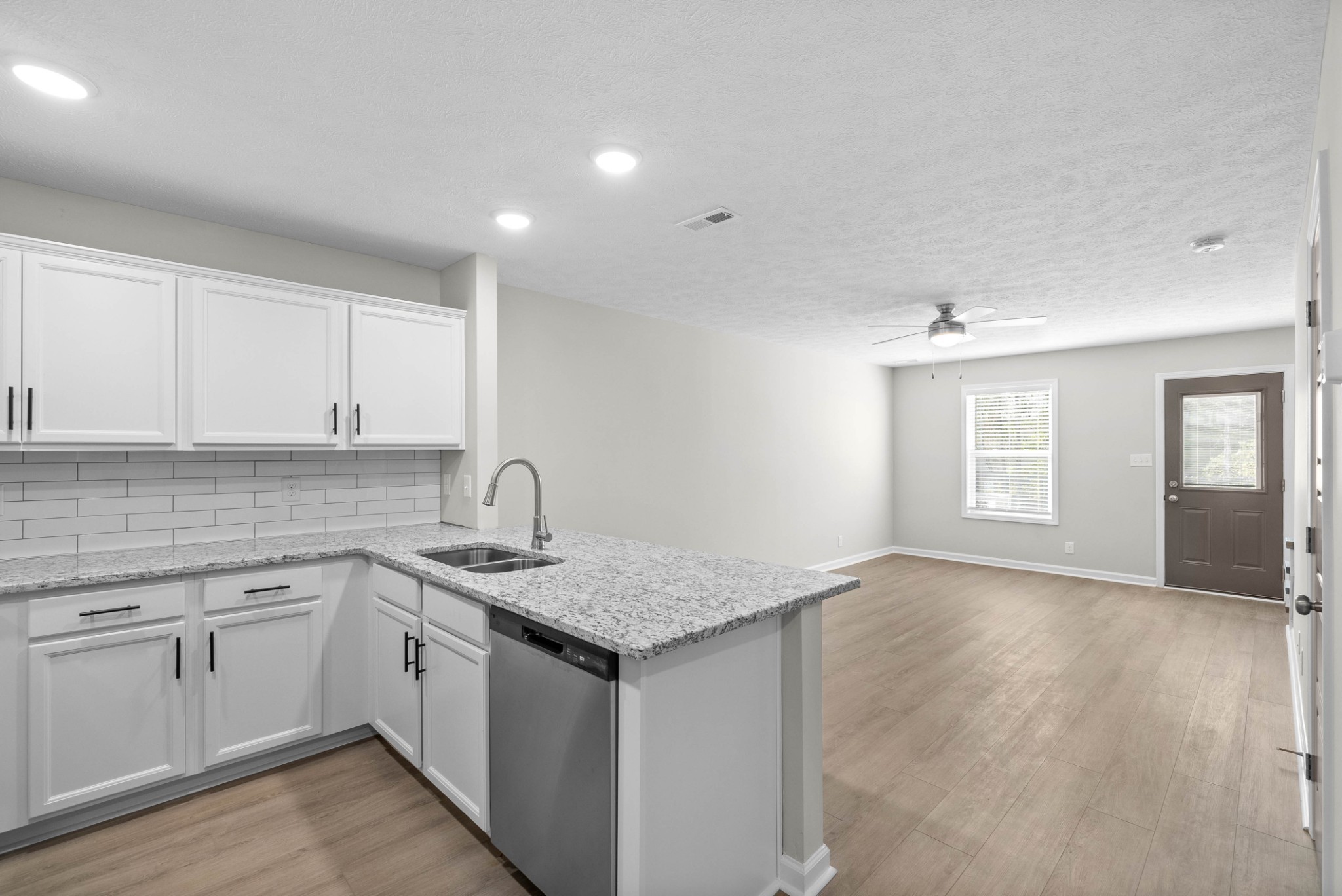 305 Longshadow Trl Property Photo 6