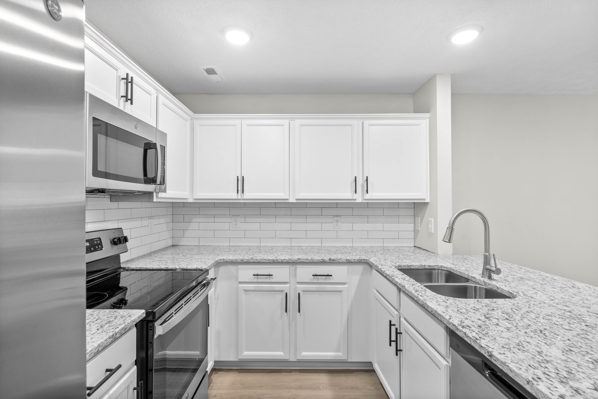 305 Longshadow Trl Property Photo 7