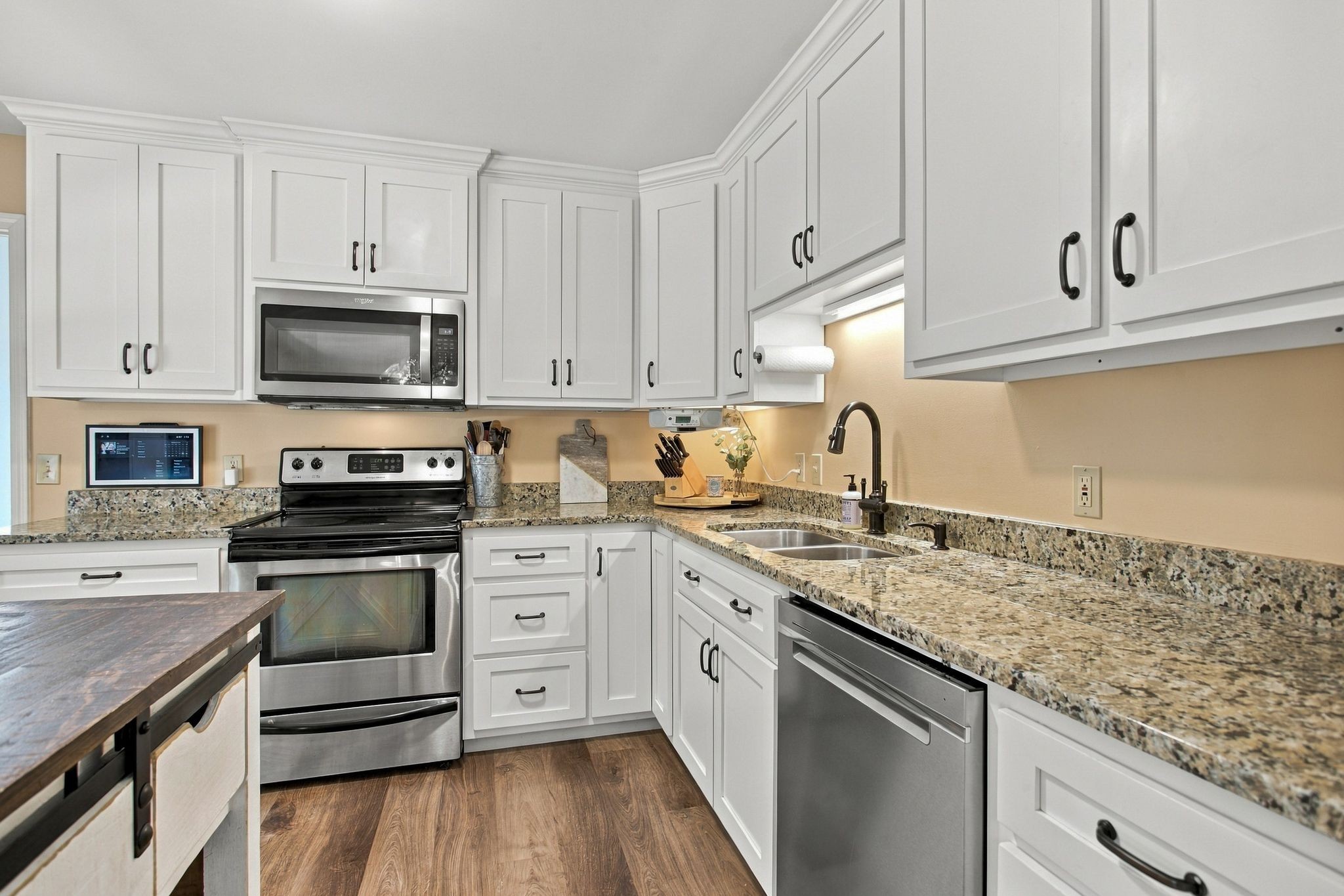 106 Fieldstone Dr Property Photo 17