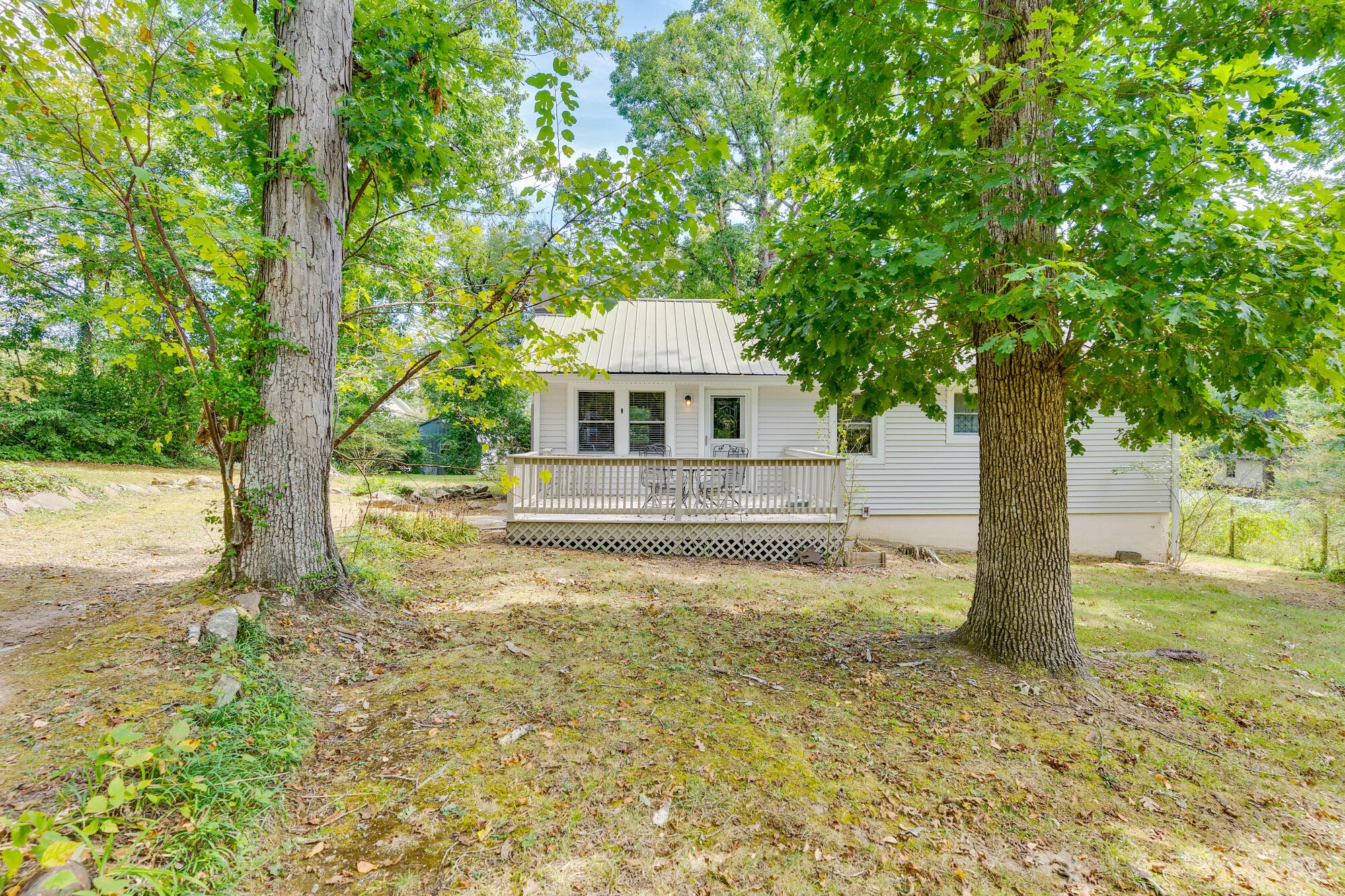 1502 Albion Drive Property Photo 10