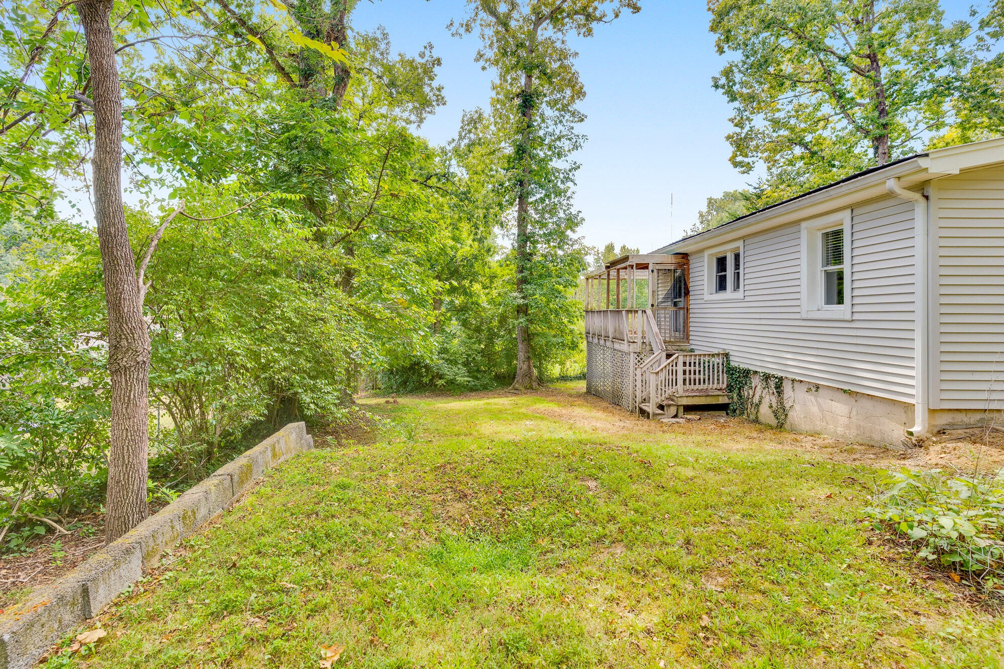 1502 Albion Drive Property Photo 14