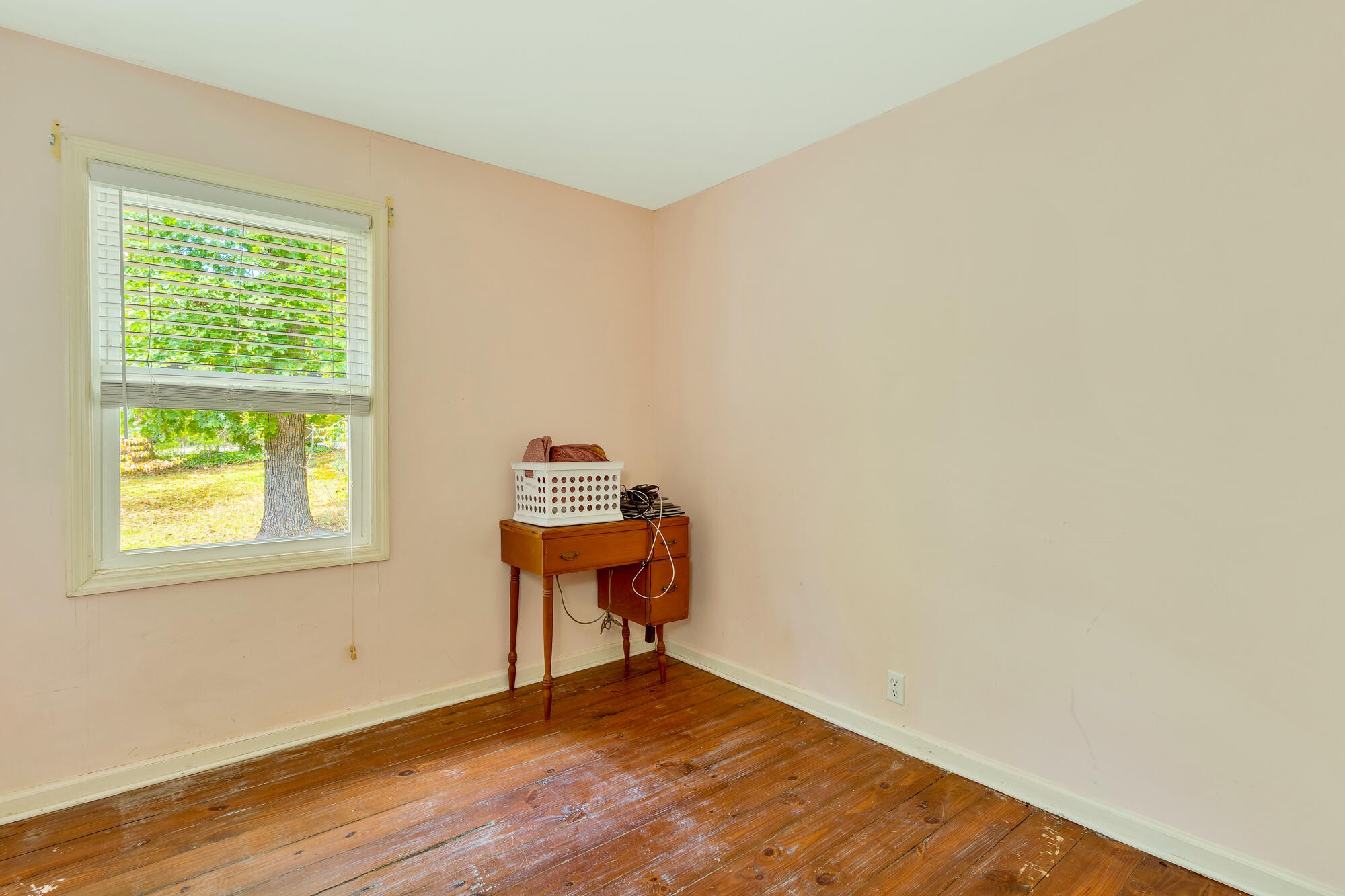1502 Albion Drive Property Photo 23