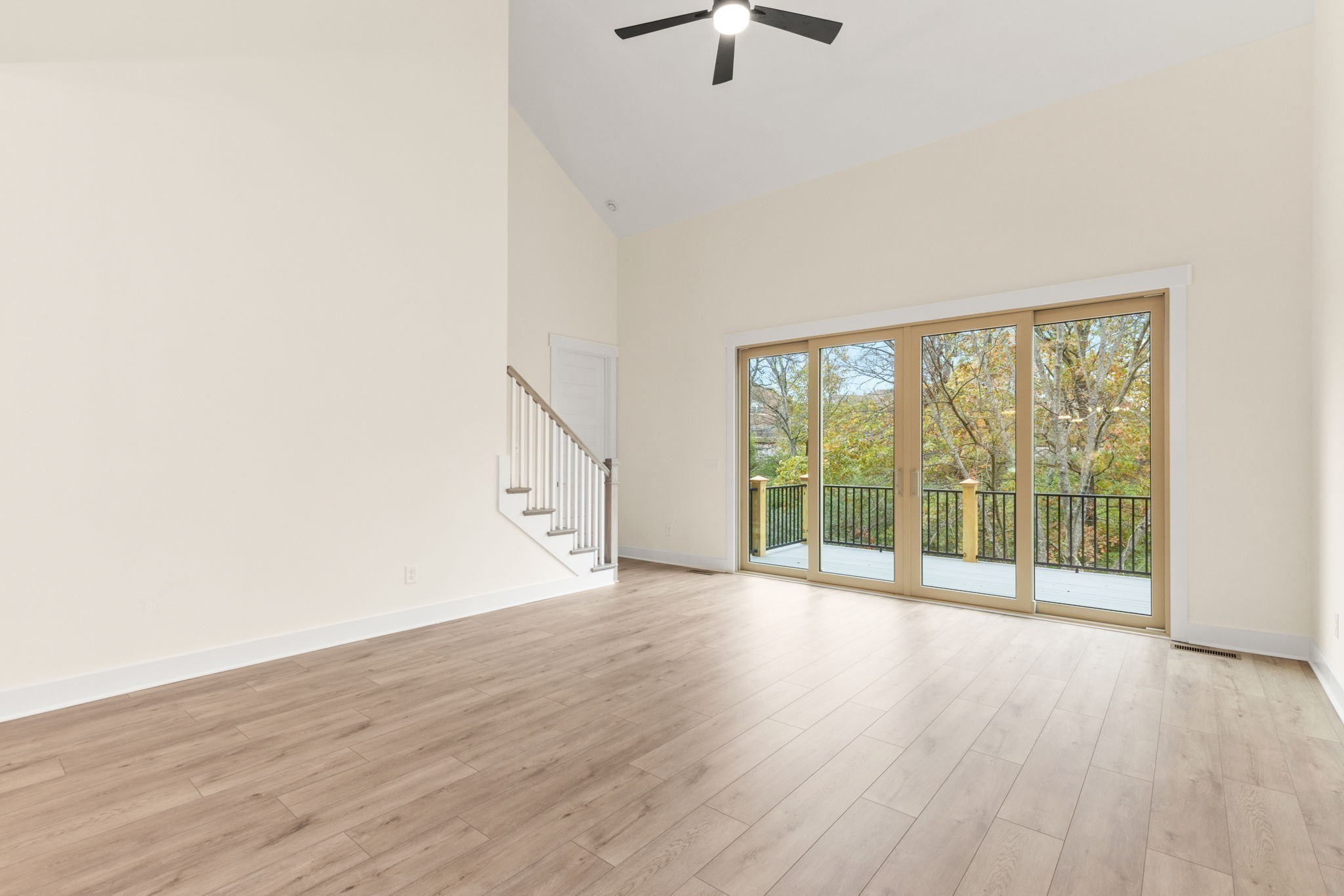 2048 Blackstone Drive Property Photo 13