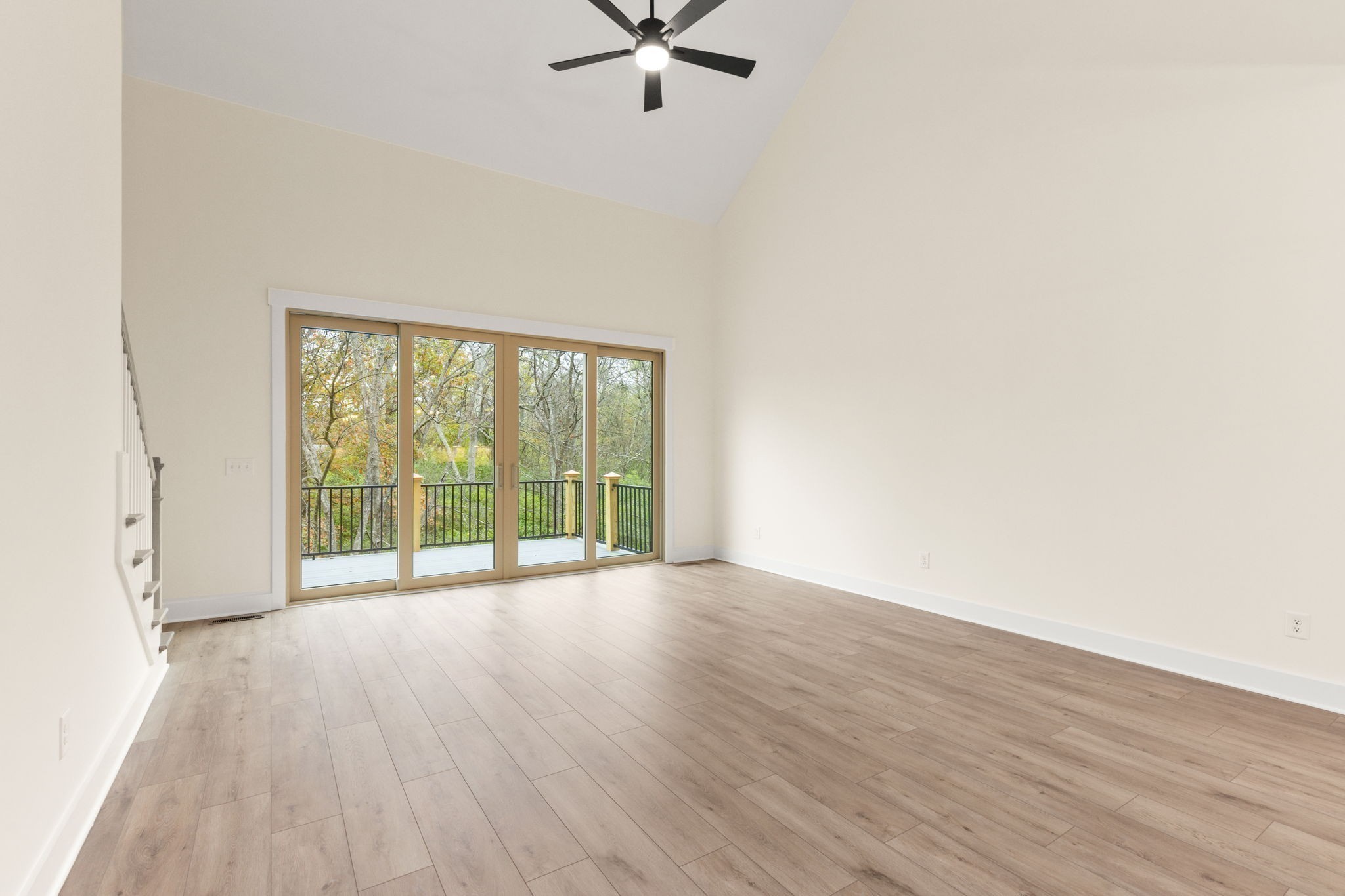 2048 Blackstone Drive Property Photo 14