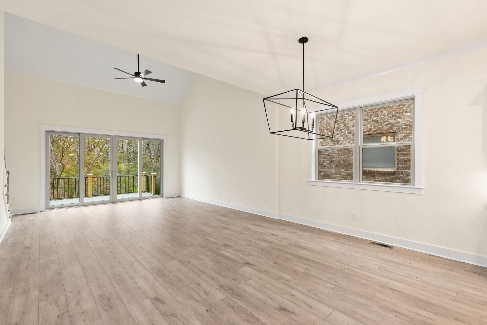 2048 Blackstone Drive Property Photo 15