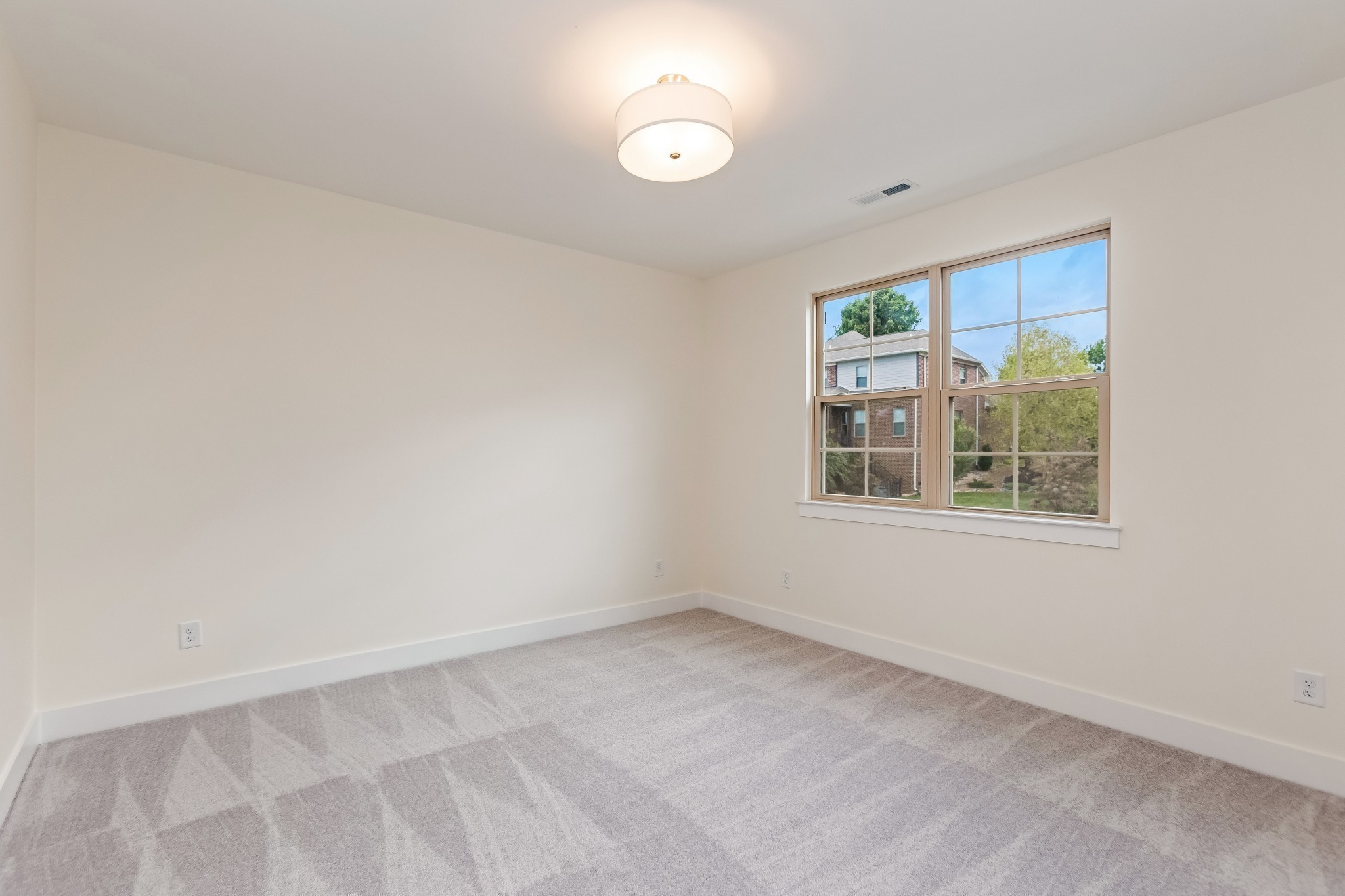 2048 Blackstone Drive Property Photo 34